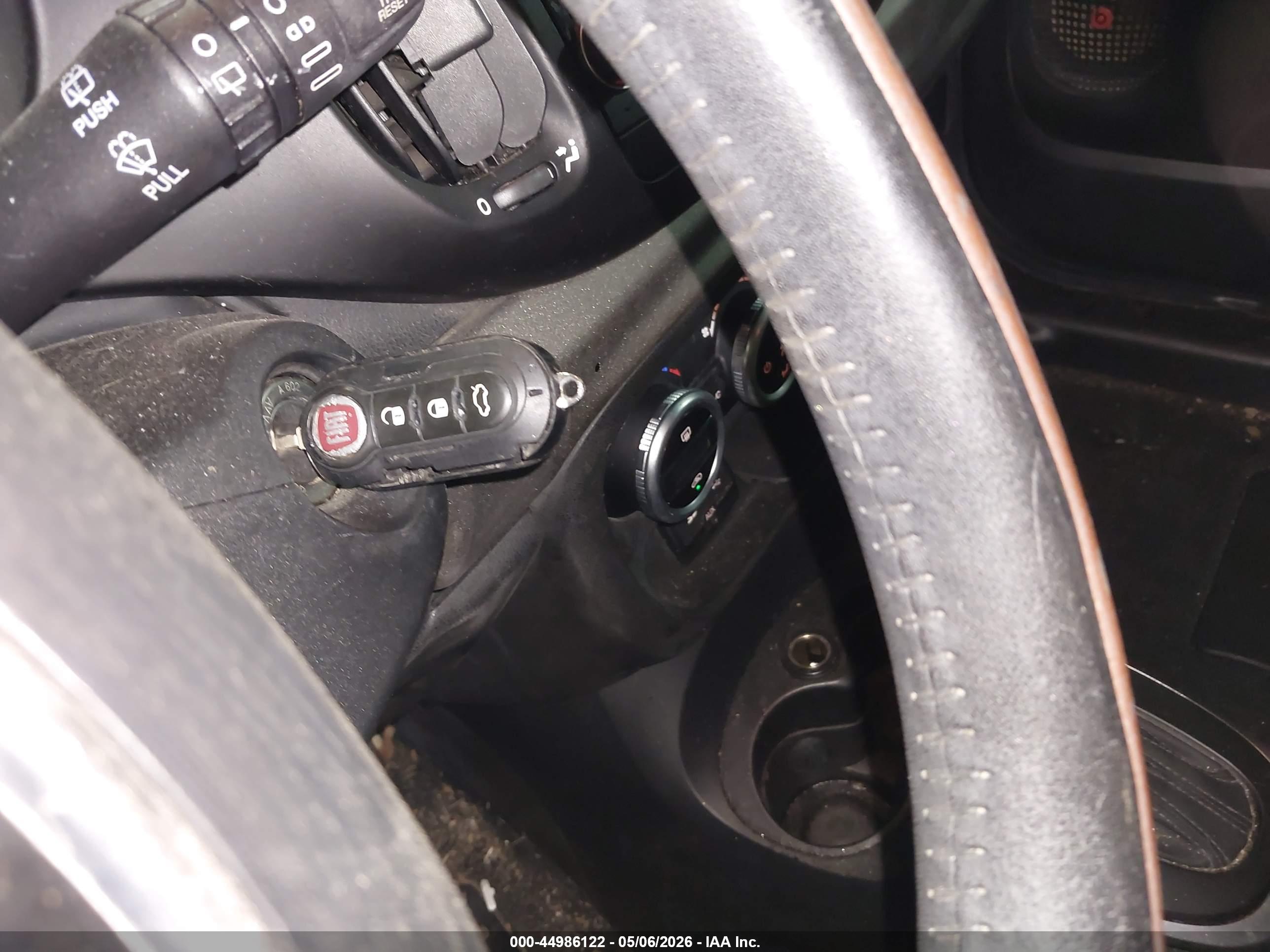 FIAT 500L image 11
