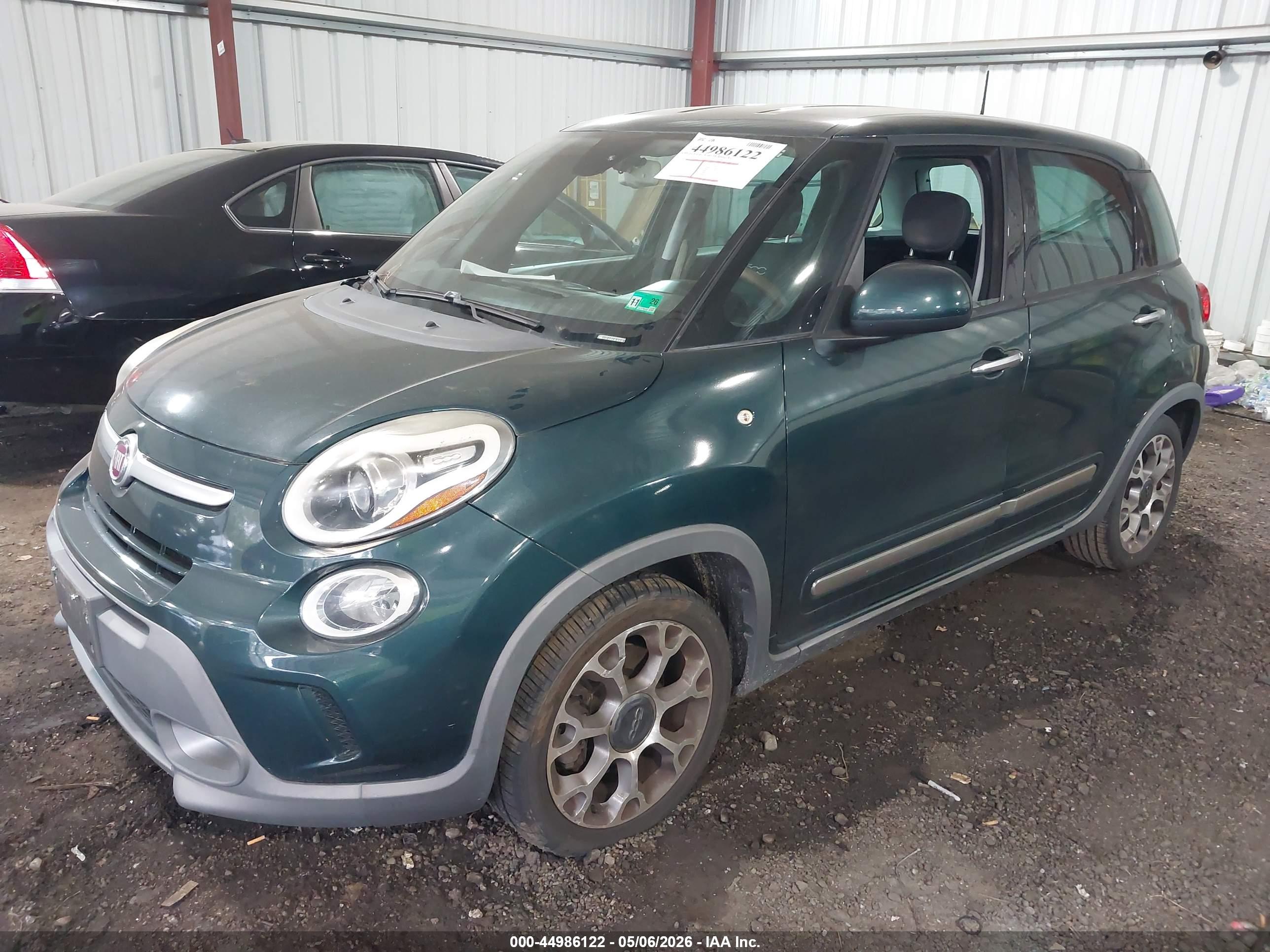 FIAT 500L image 2