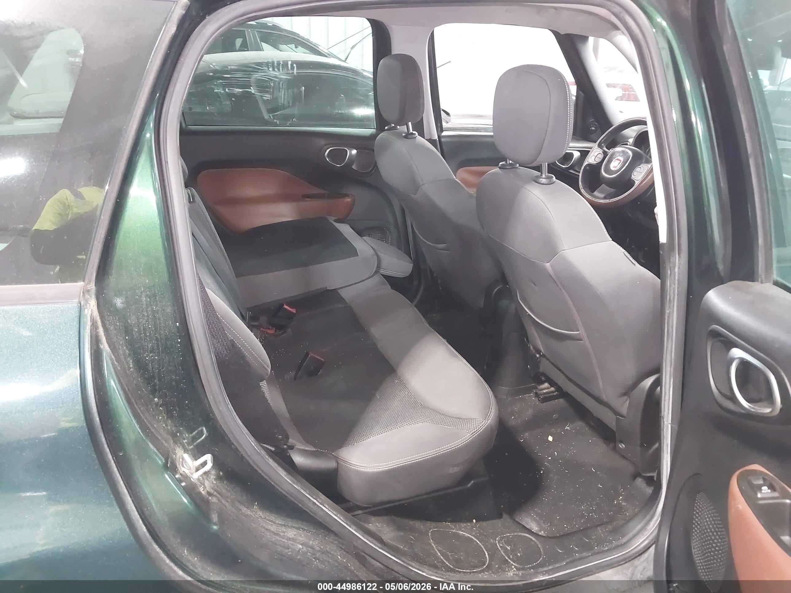 FIAT 500L image 8