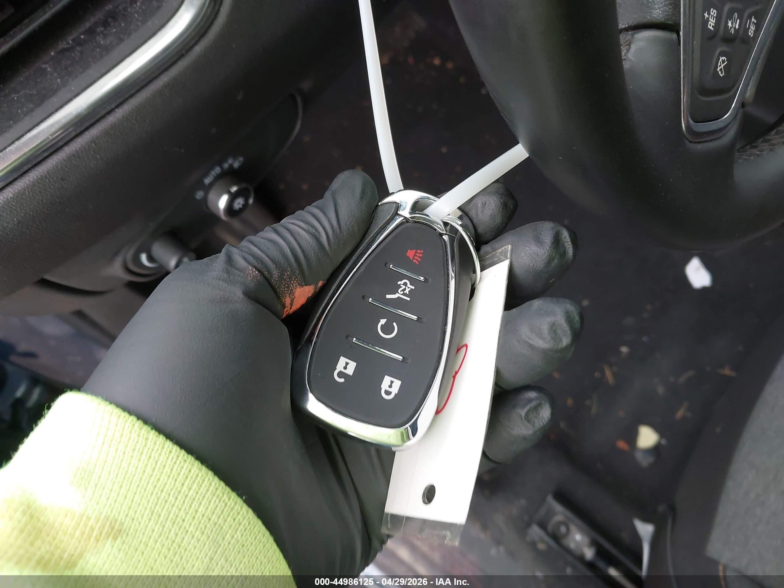 CHEVROLET EQUINOX image 11