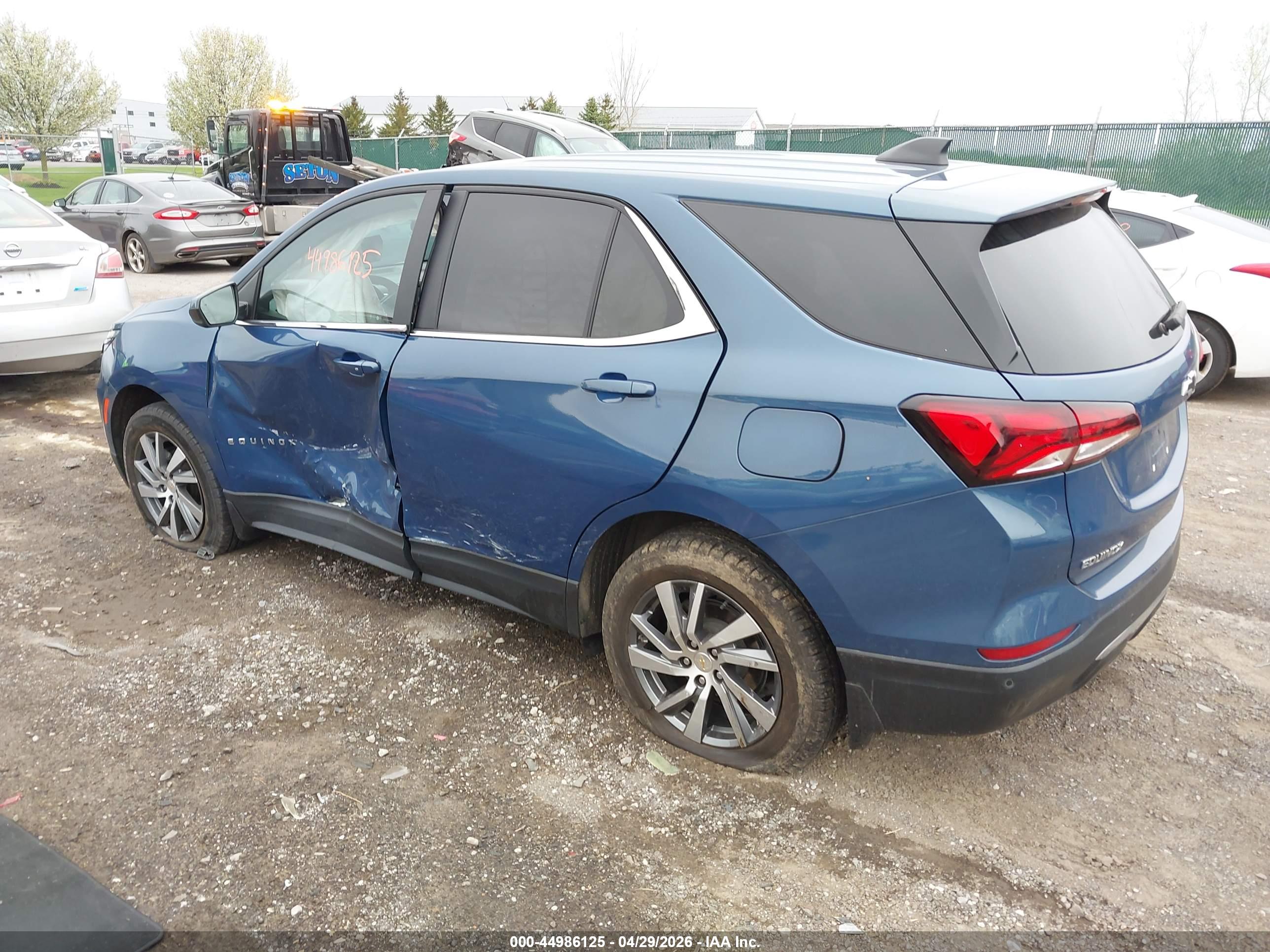 CHEVROLET EQUINOX image 3
