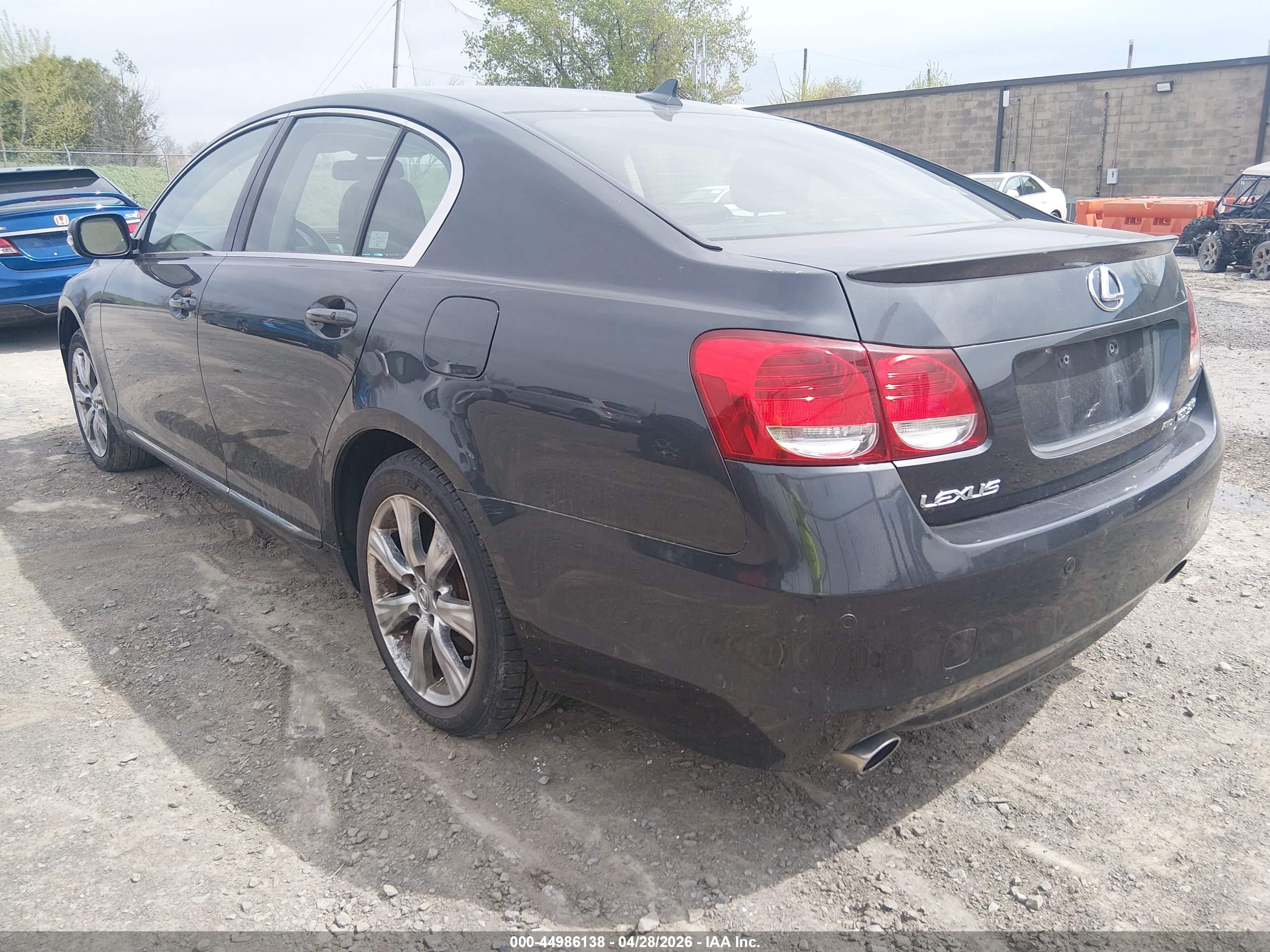 LEXUS GS image 3