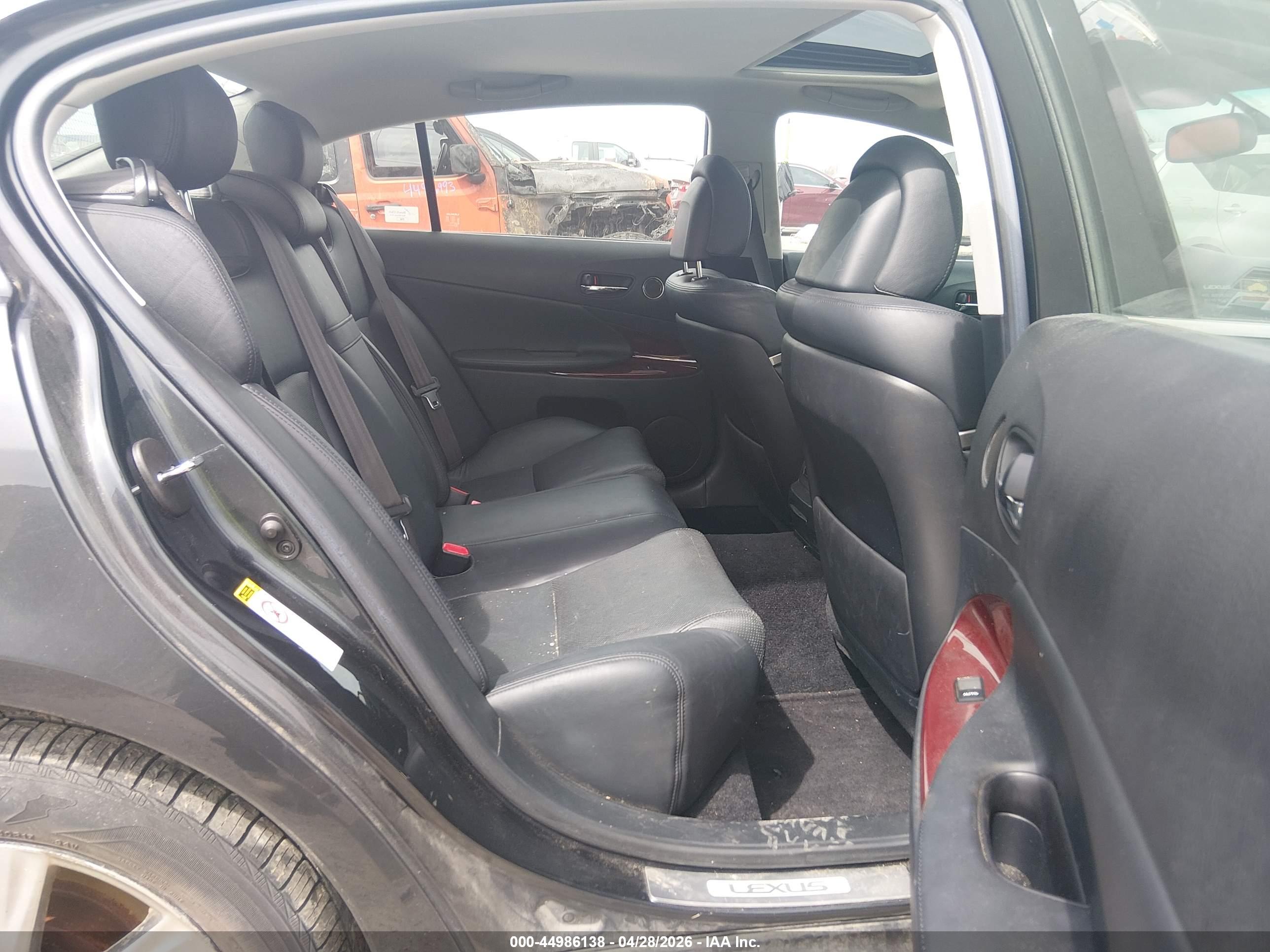 LEXUS GS image 8