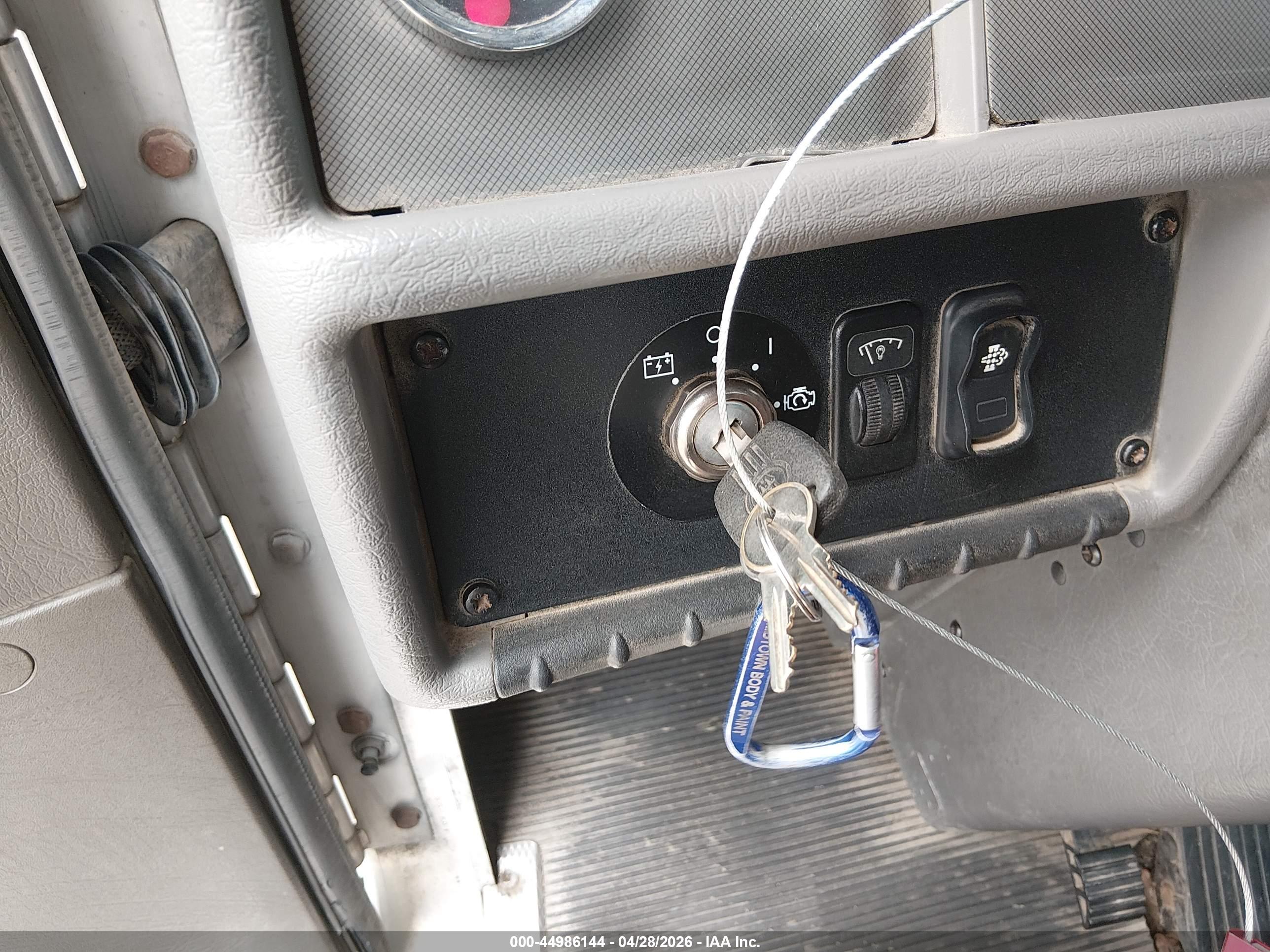 KENWORTH T3 image 11