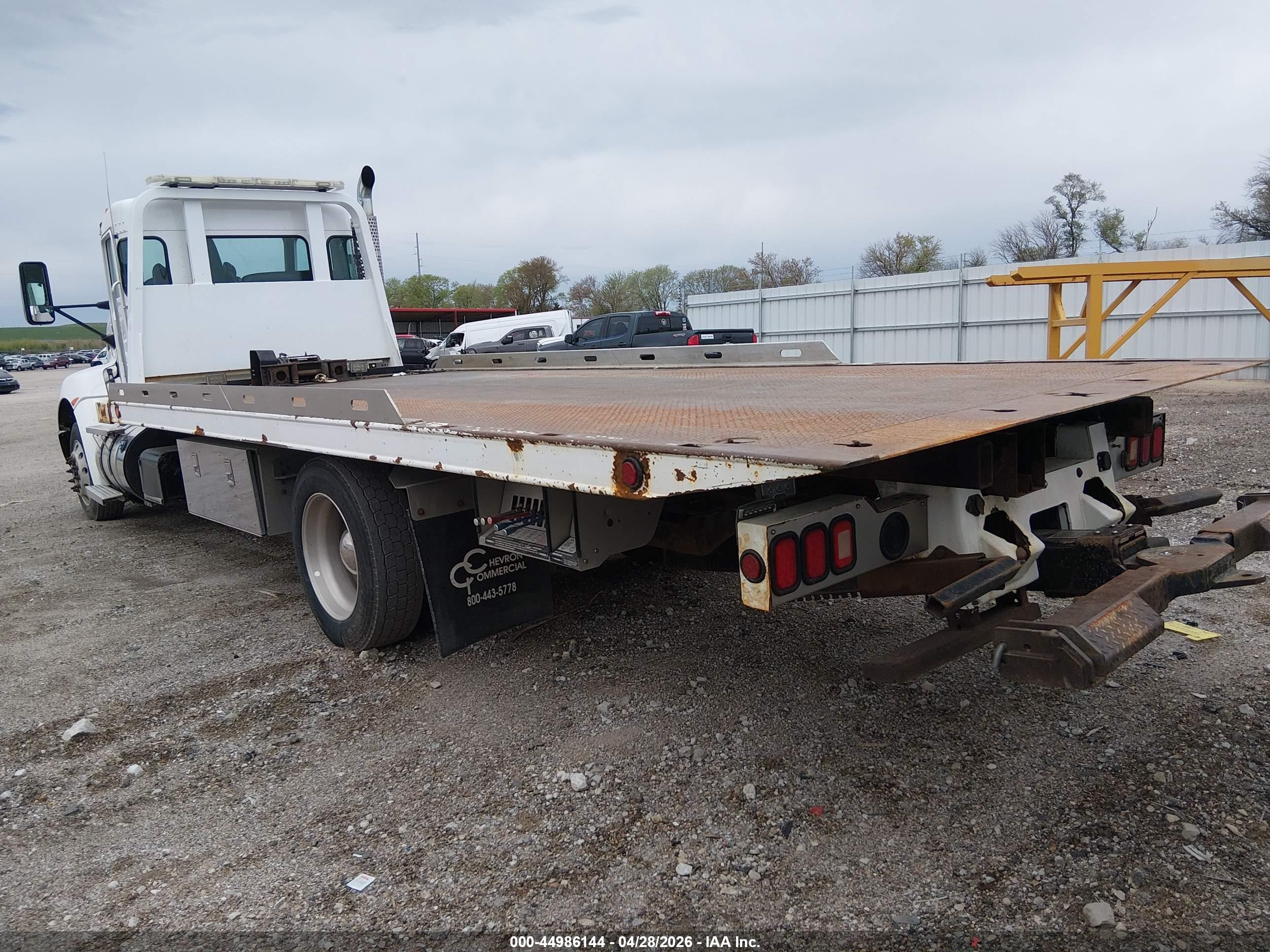 KENWORTH T3 image 3