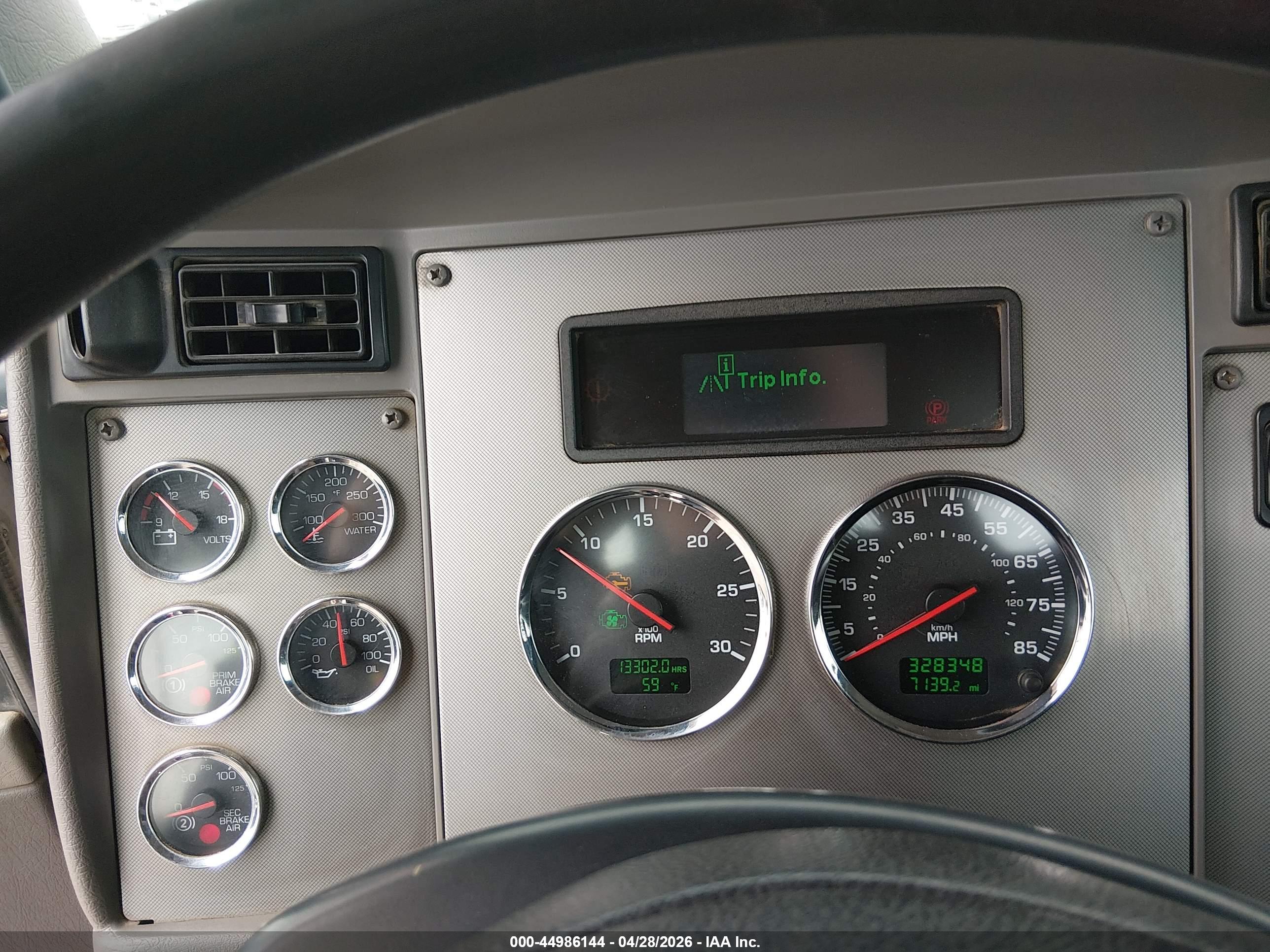 KENWORTH T3 image 6