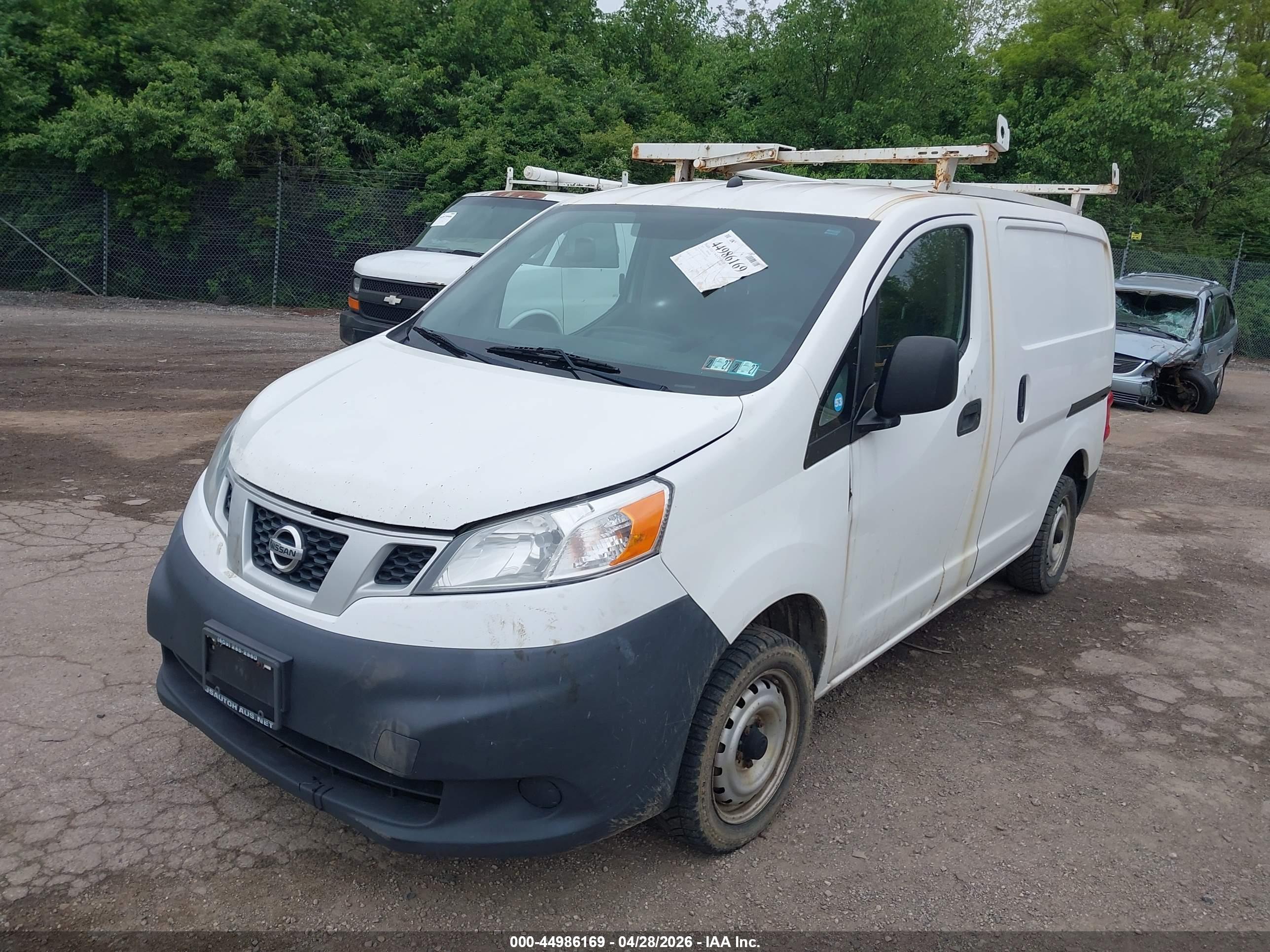 NISSAN NV200 image 2