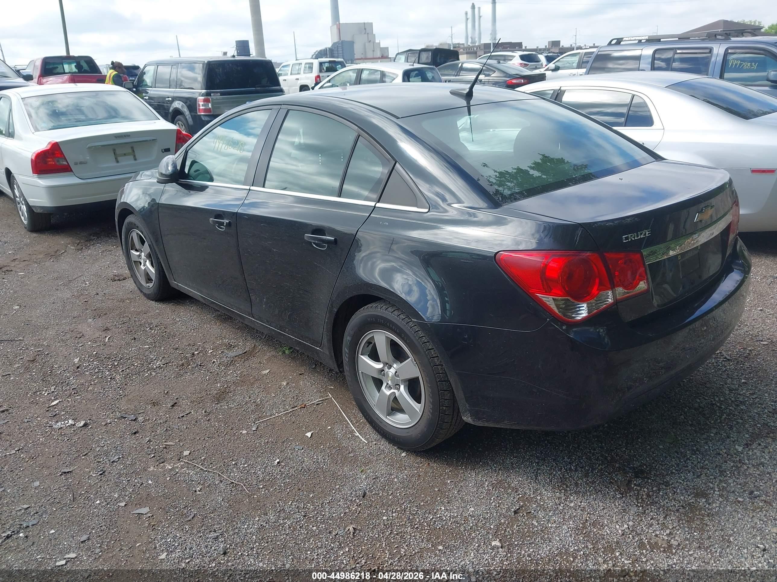 CHEVROLET CRUZE image 3
