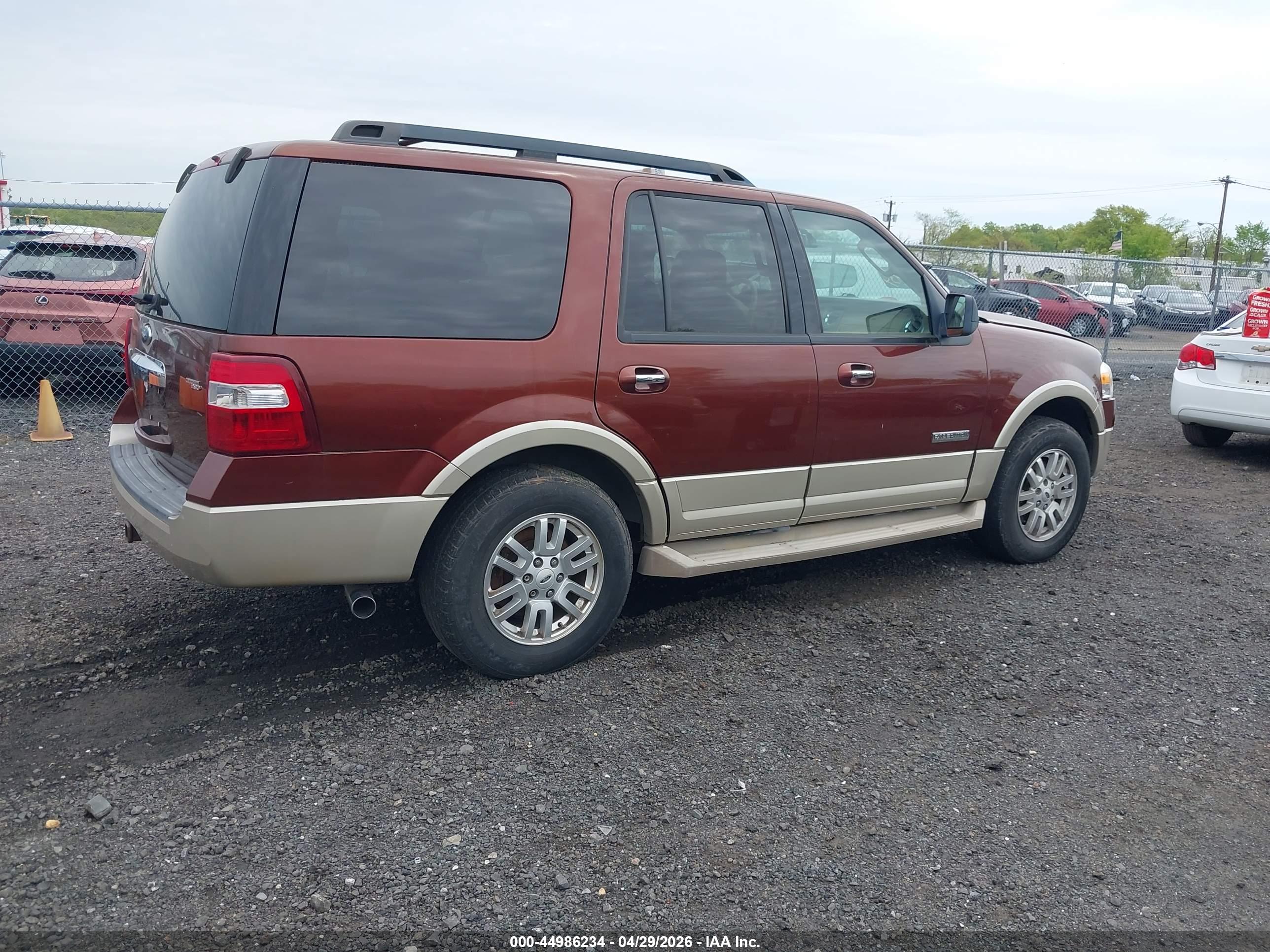 FORD EXPEDITION image 4