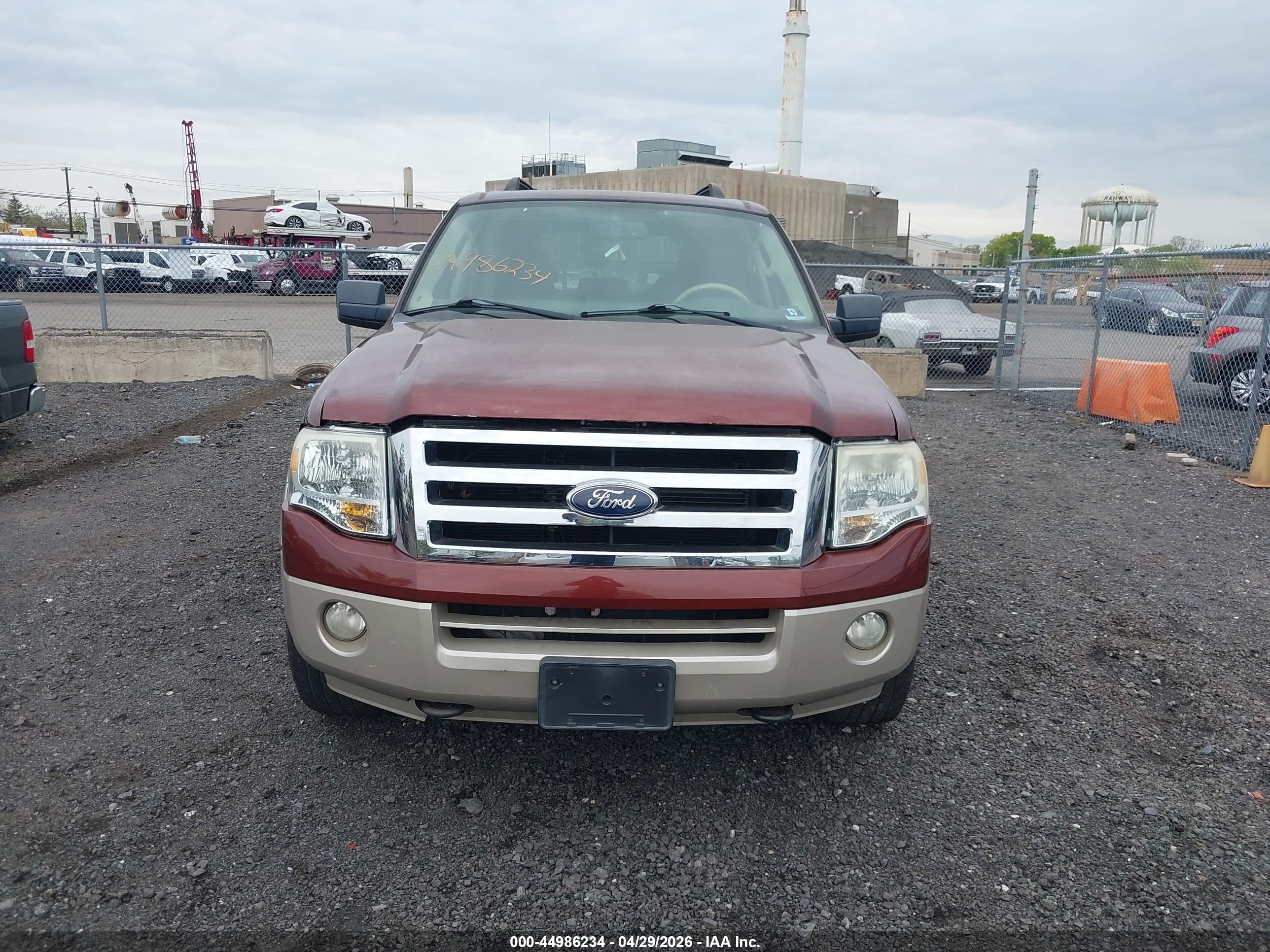 FORD EXPEDITION image 6