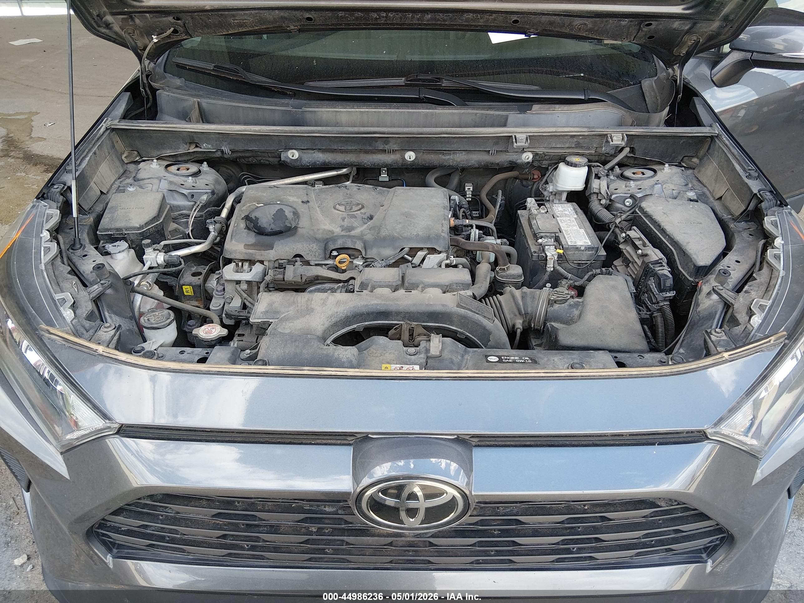 TOYOTA RAV4 image 10