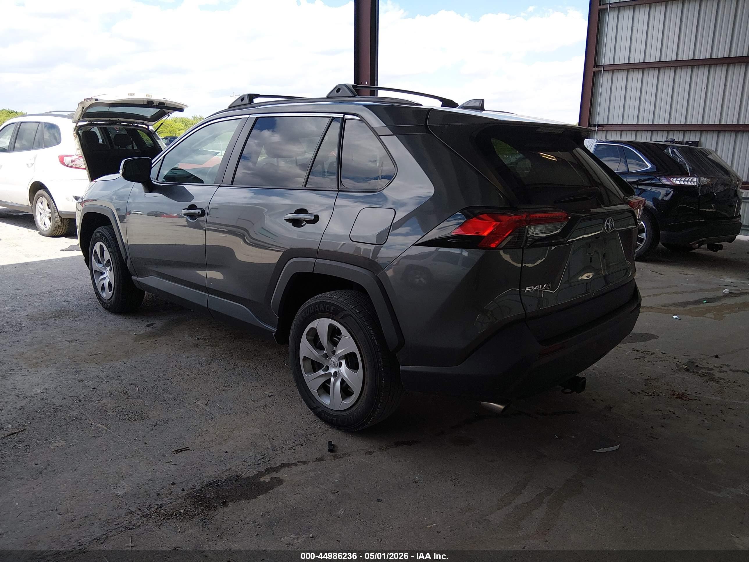 TOYOTA RAV4 image 3
