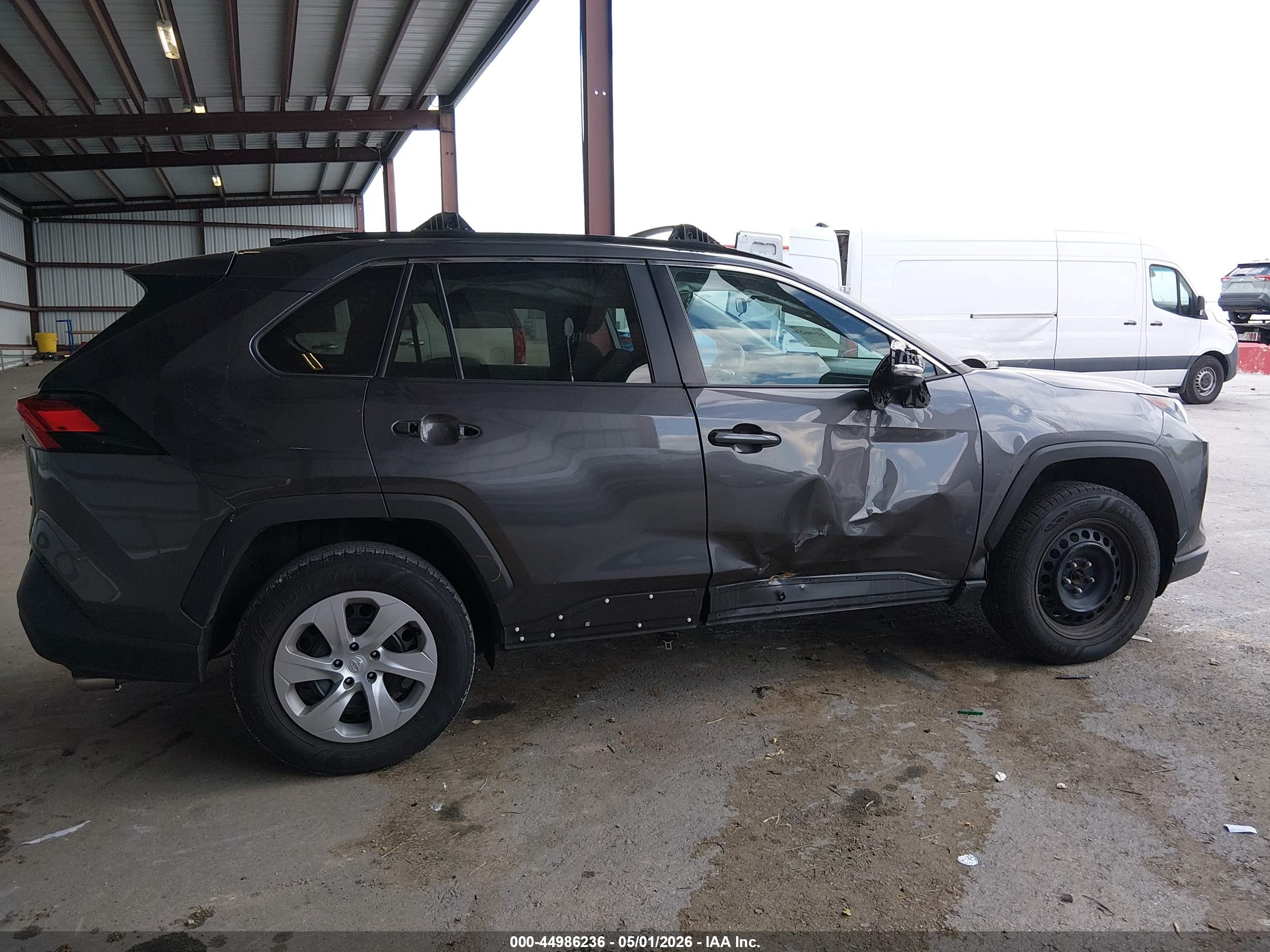 TOYOTA RAV4 image 6