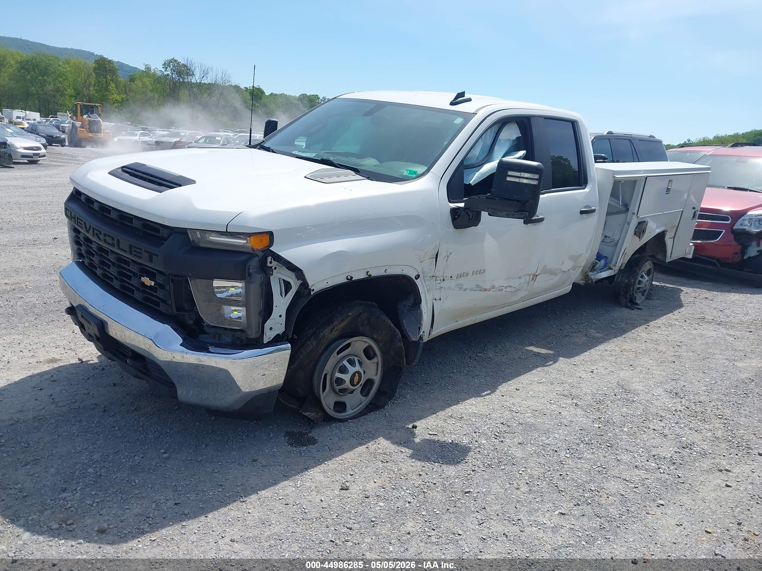 CHEVROLET SILVERADO image 2