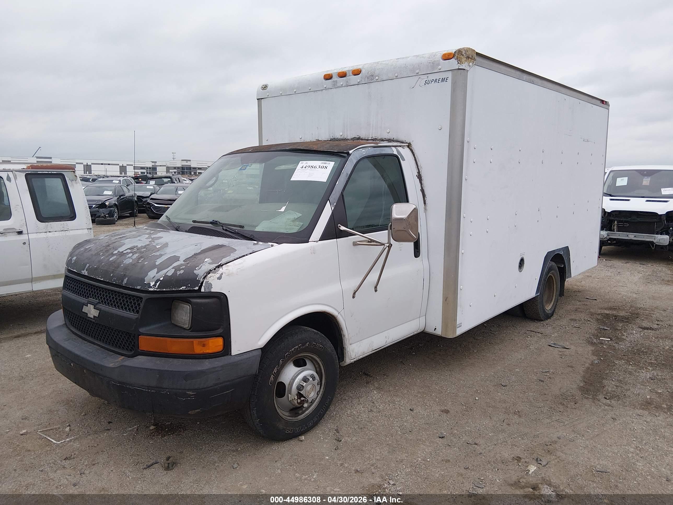 CHEVROLET EXPRESS image 2