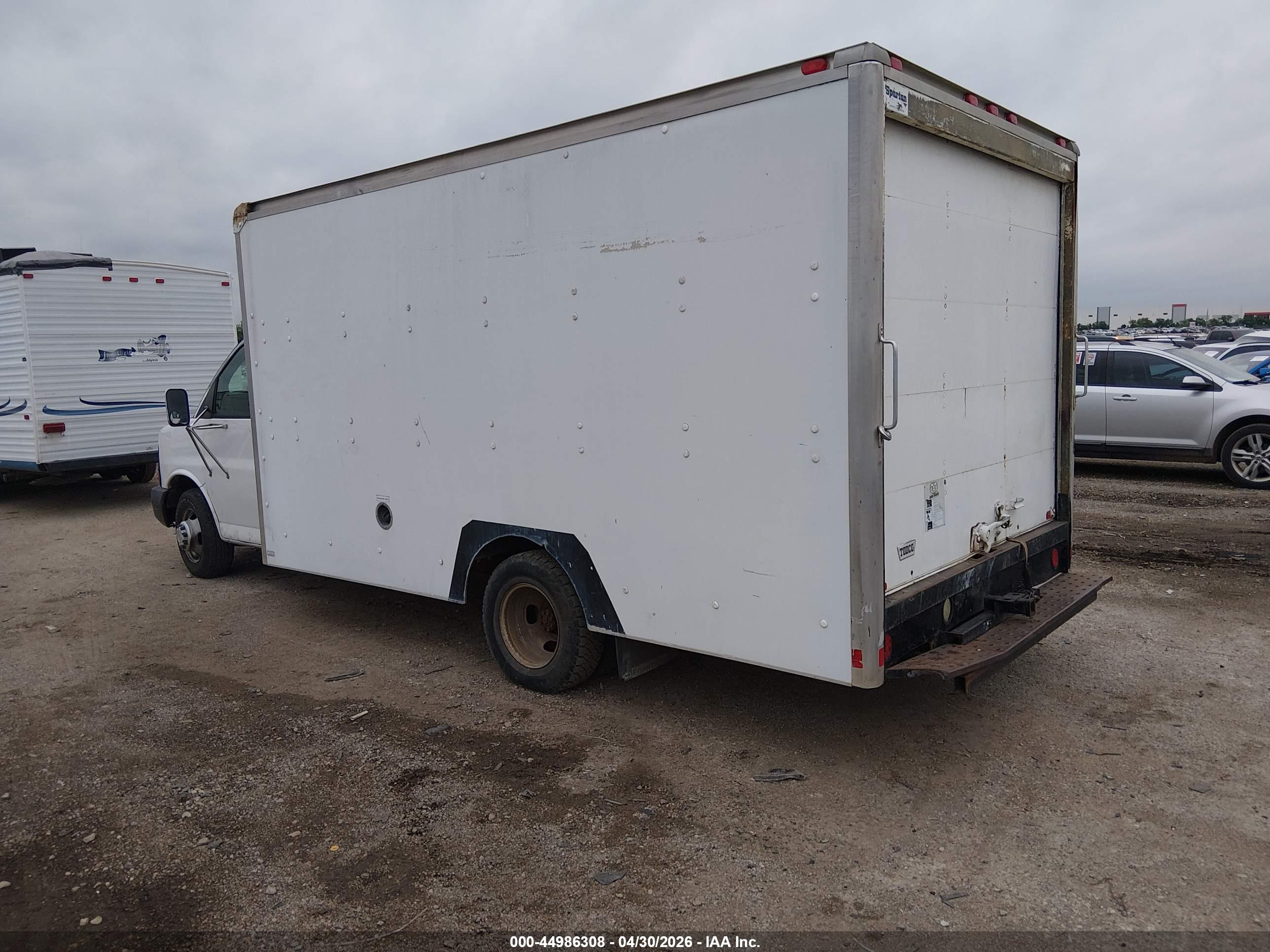 CHEVROLET EXPRESS image 3