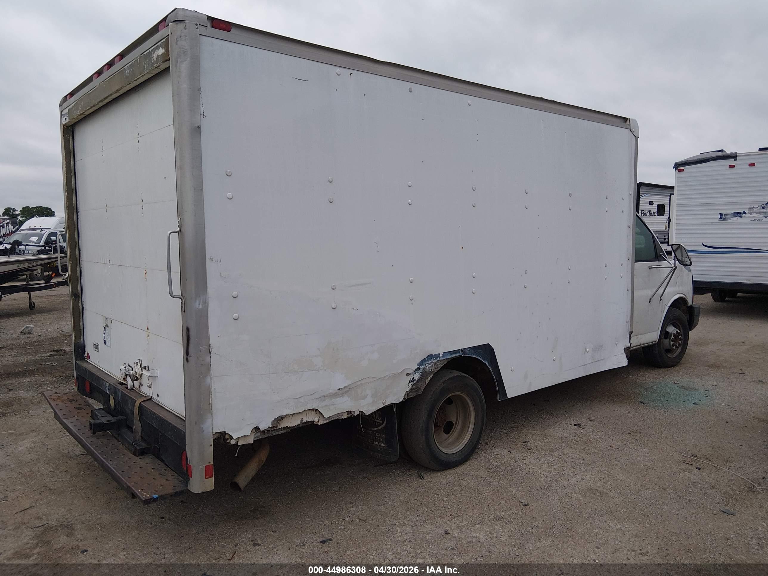 CHEVROLET EXPRESS image 4