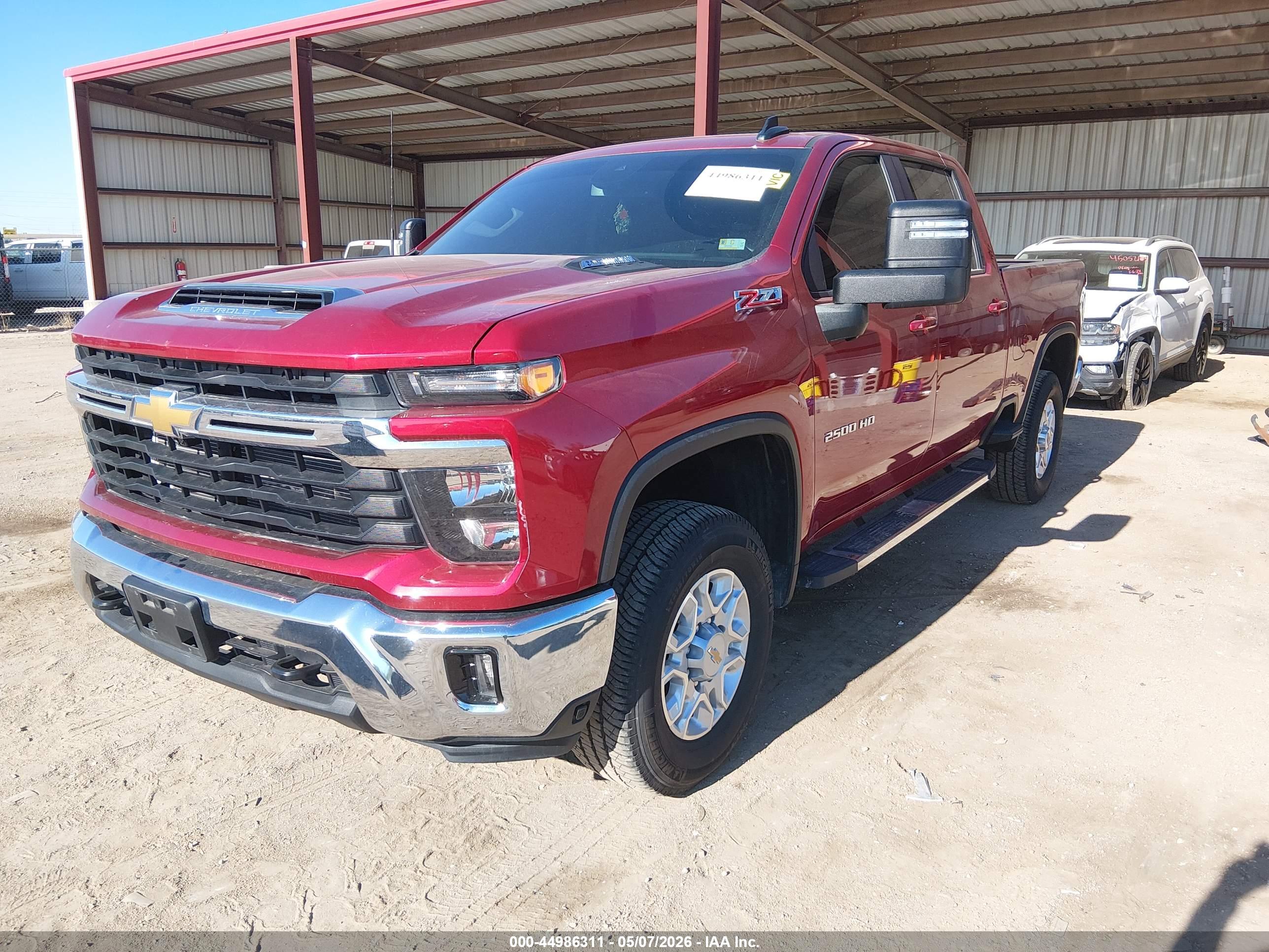 CHEVROLET SILVERADO image 2