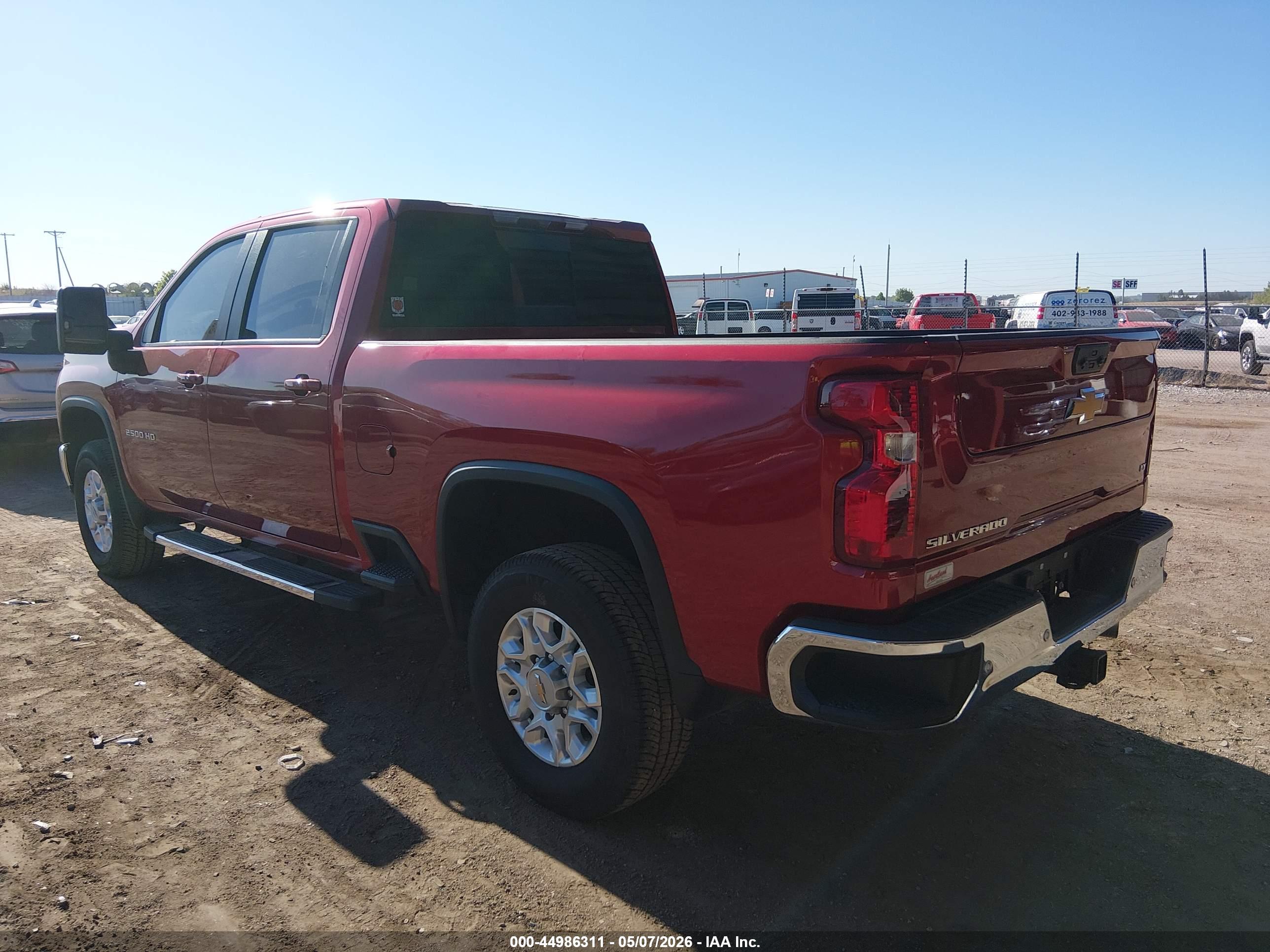 CHEVROLET SILVERADO image 3