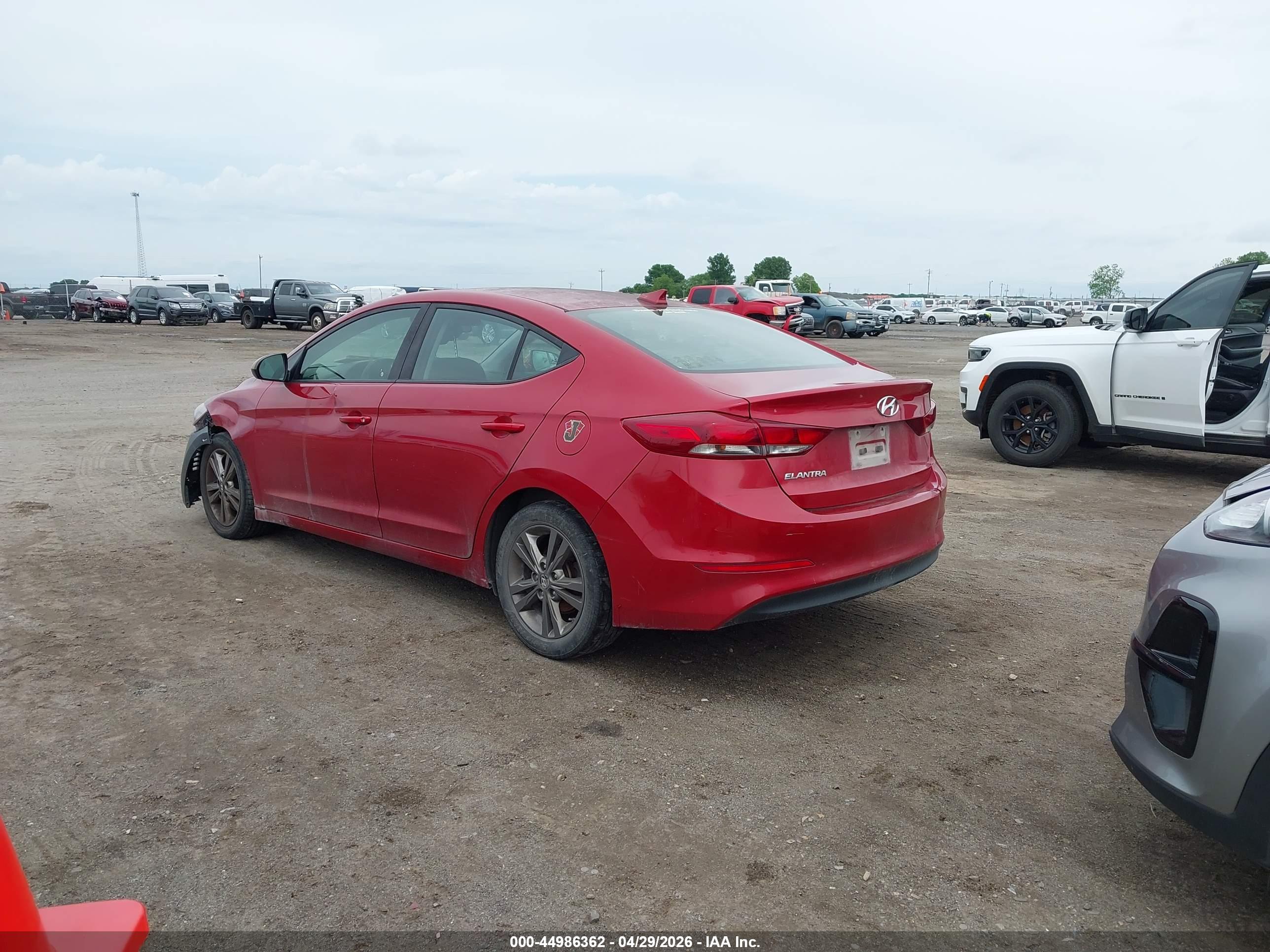 HYUNDAI ELANTRA image 3