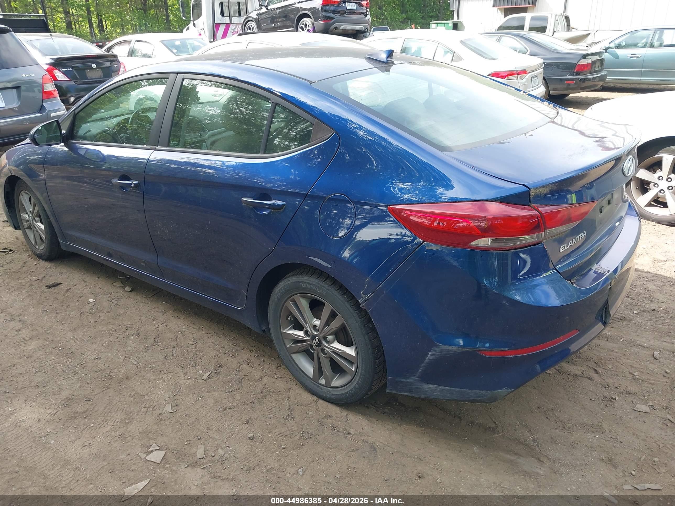 HYUNDAI ELANTRA image 3