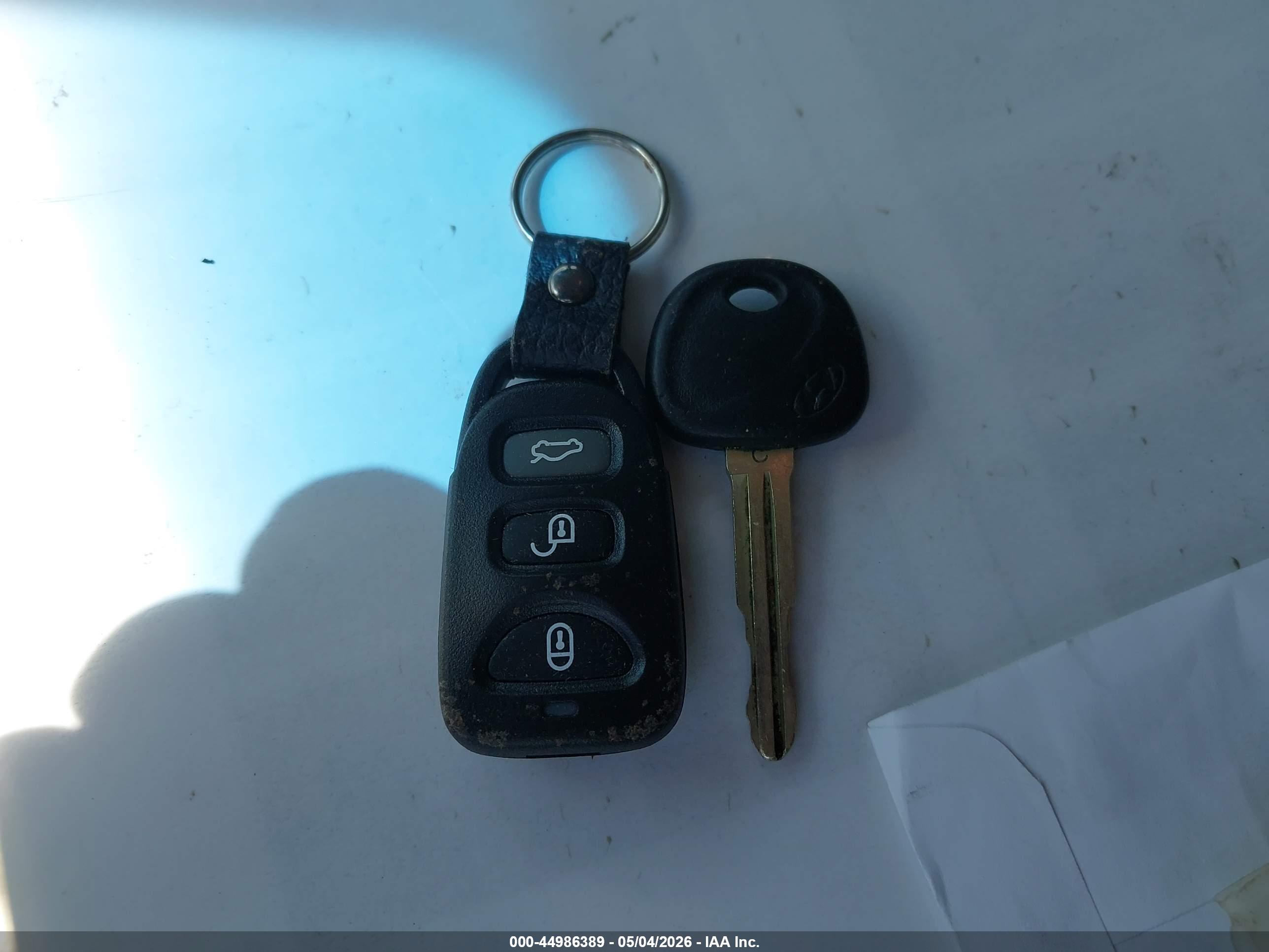 HYUNDAI ELANTRA image 11