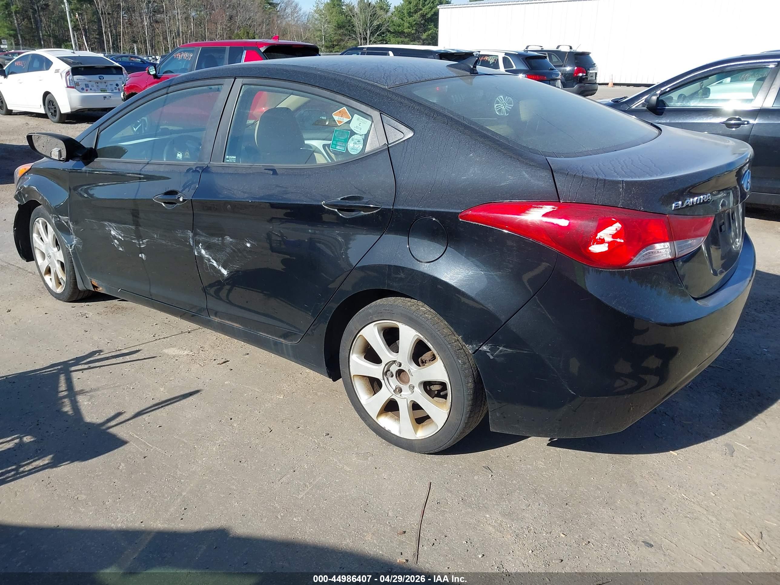 HYUNDAI ELANTRA image 3