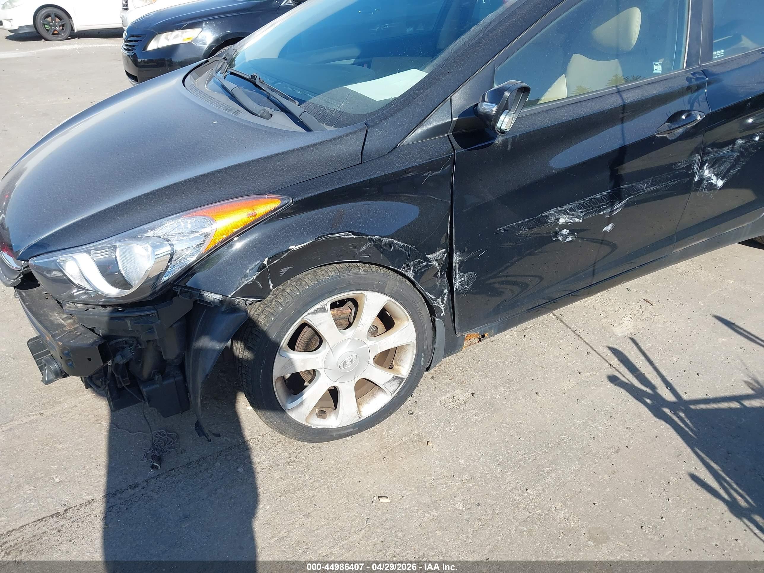 HYUNDAI ELANTRA image 6