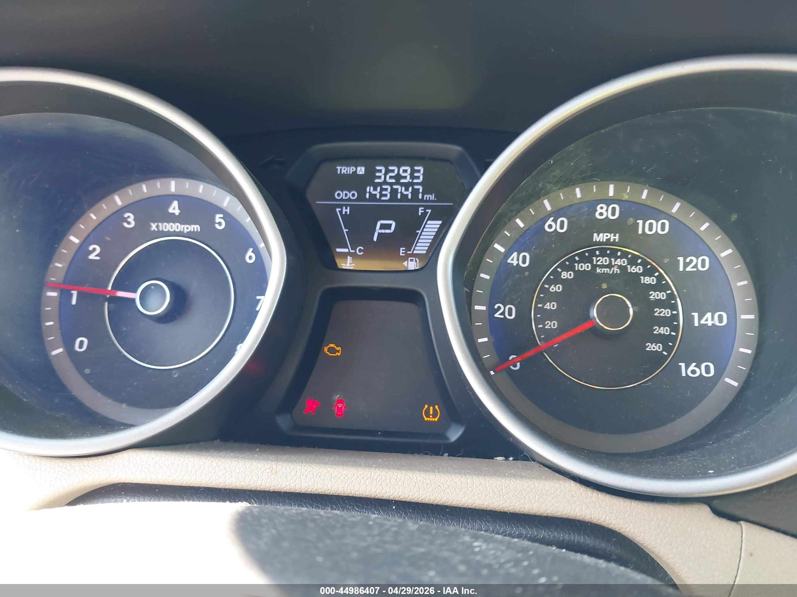 HYUNDAI ELANTRA image 7
