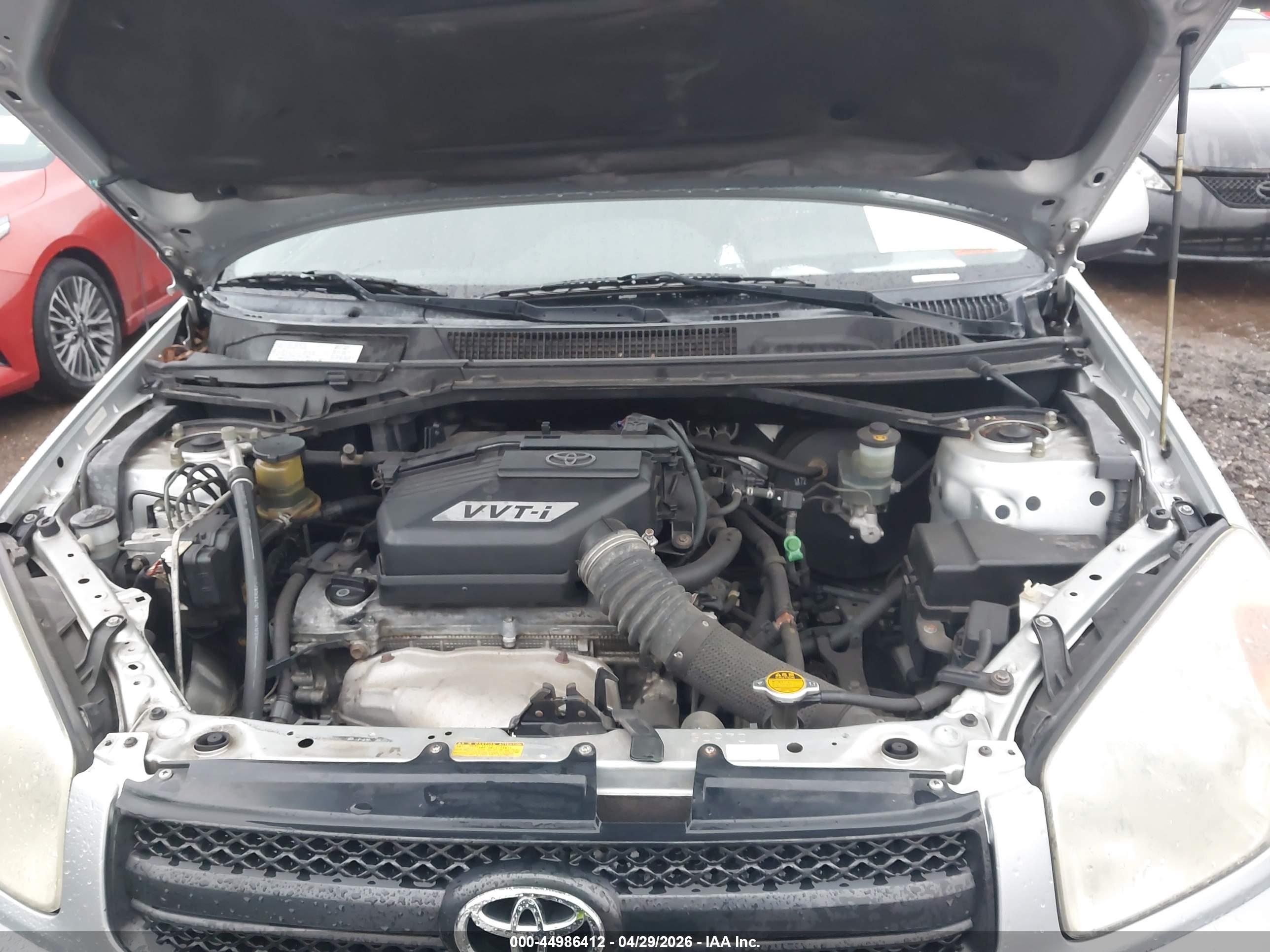 TOYOTA RAV4 image 10