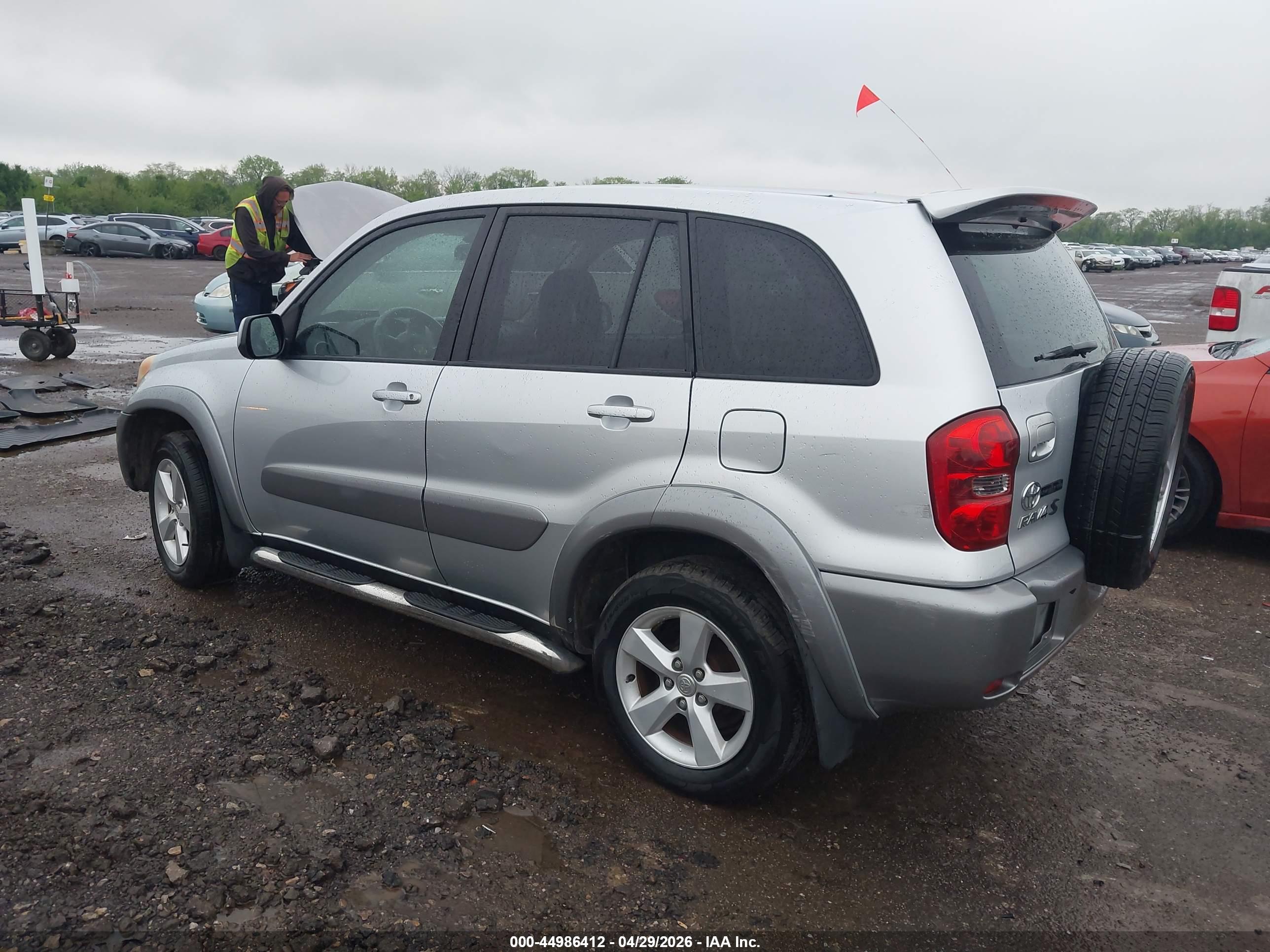 TOYOTA RAV4 image 3