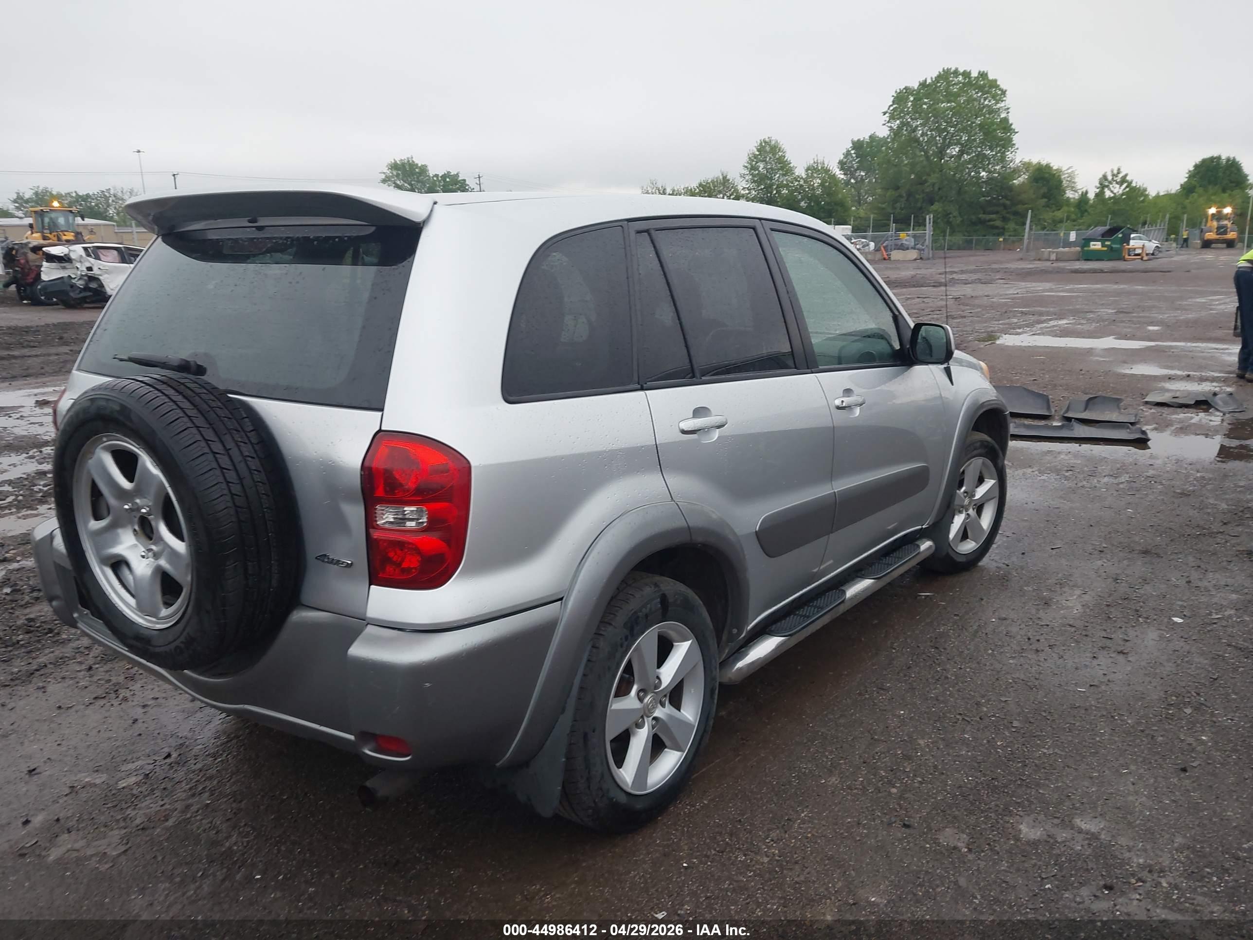 TOYOTA RAV4 image 4