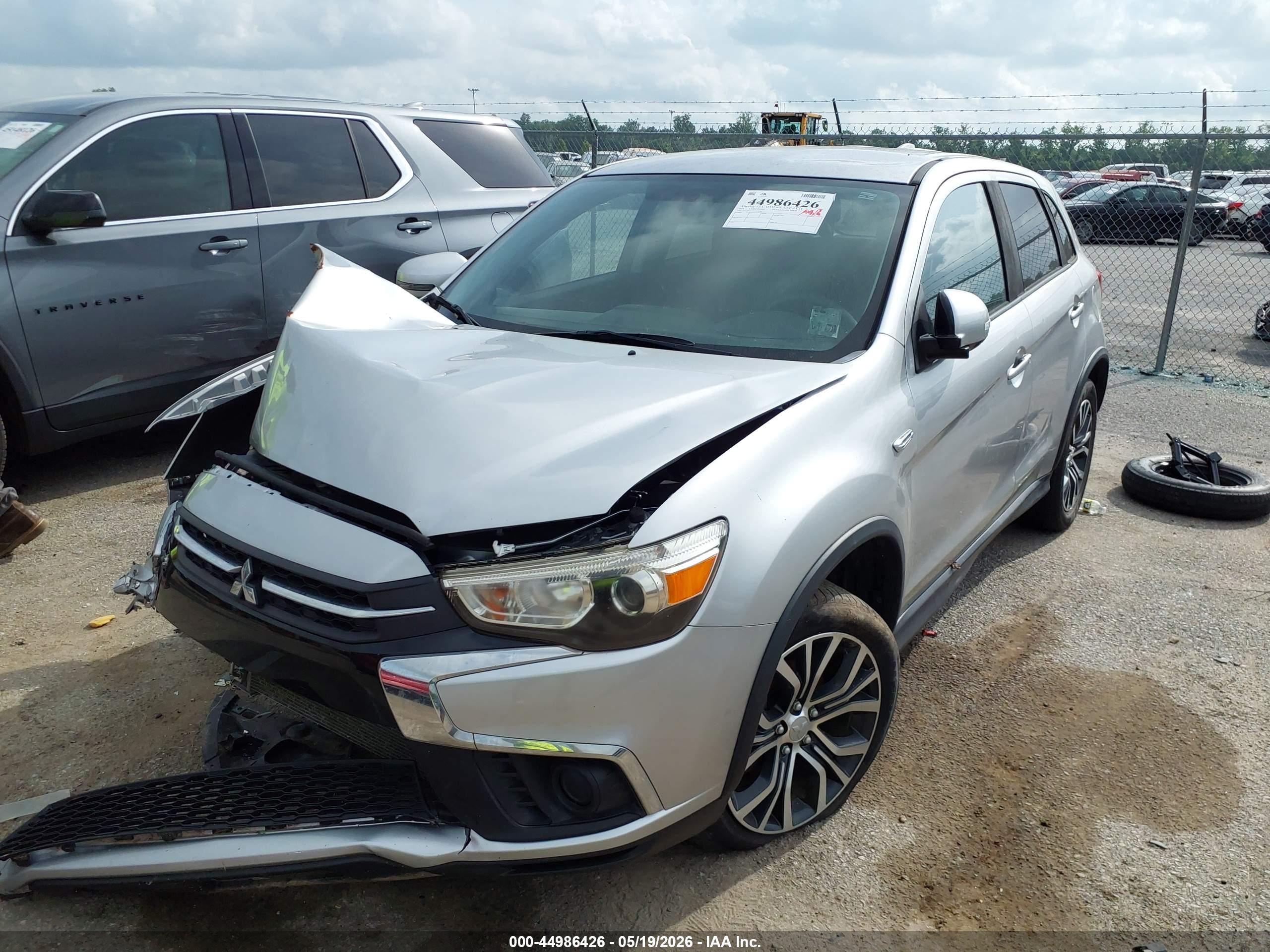 MITSUBISHI OUTLANDER image 2