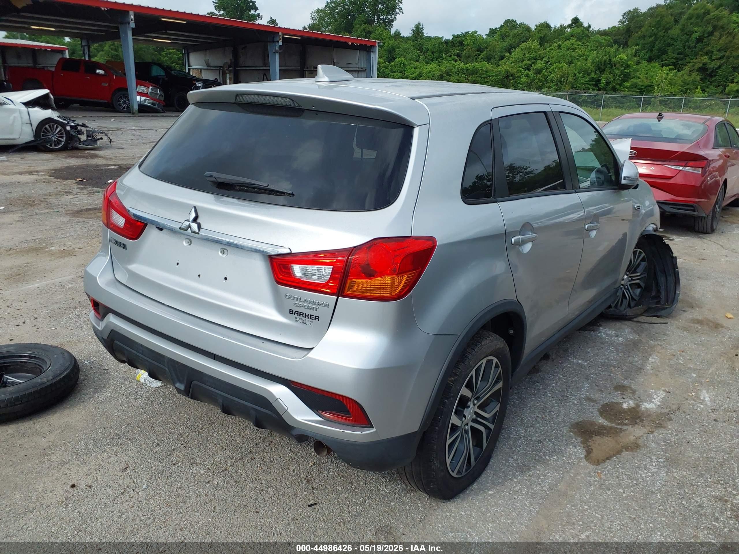 MITSUBISHI OUTLANDER image 4