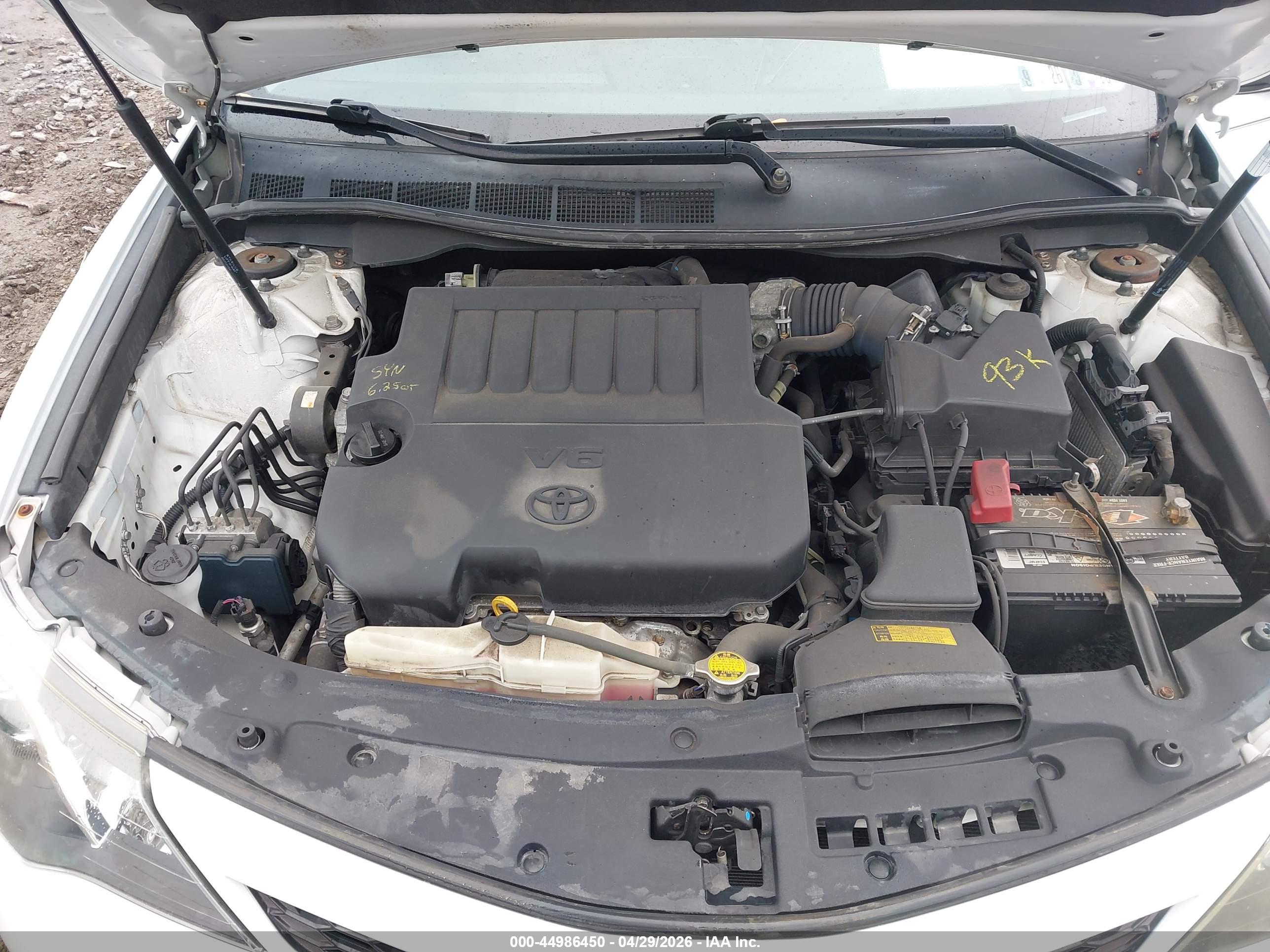TOYOTA CAMRY image 10