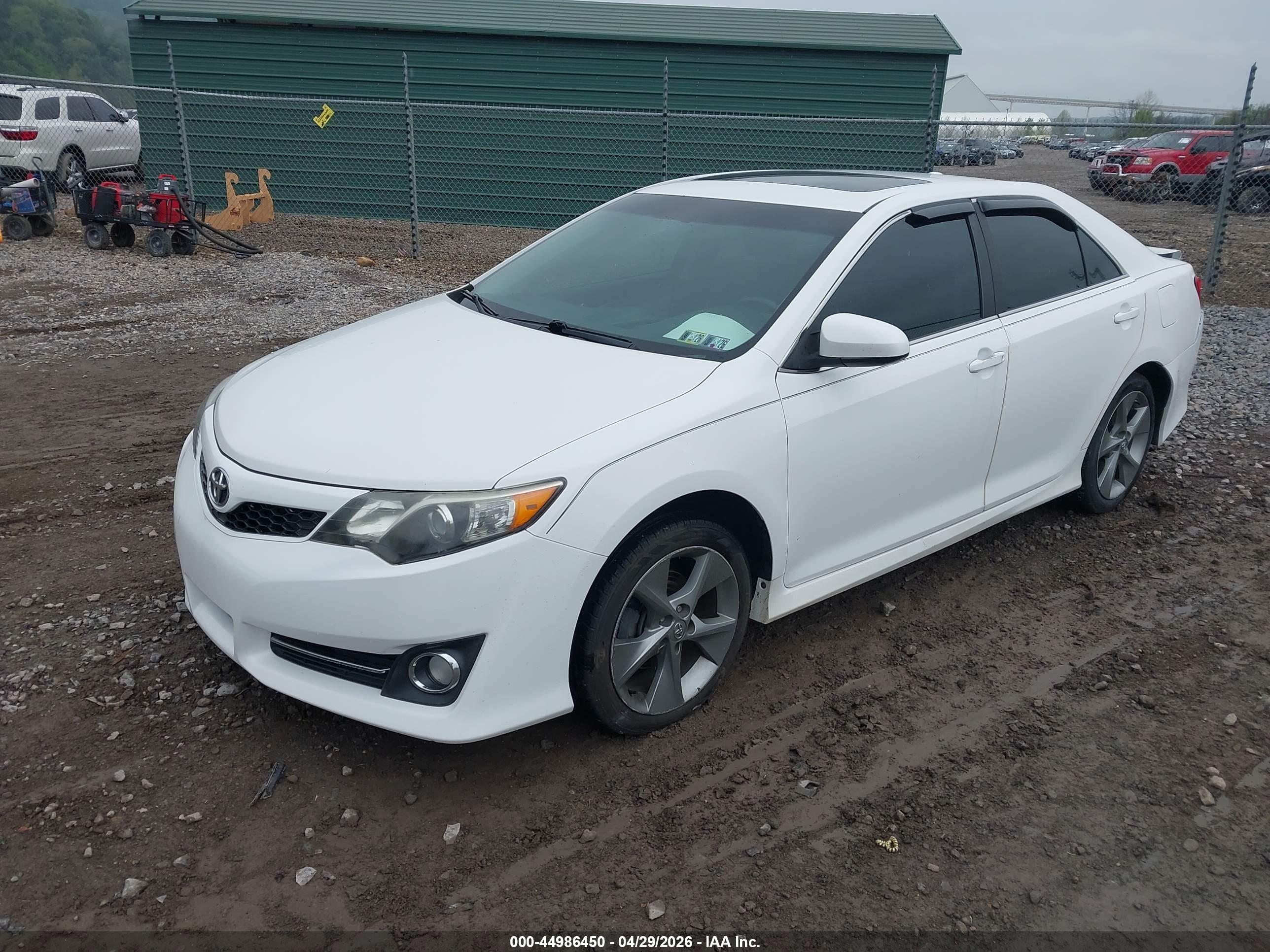 TOYOTA CAMRY image 2