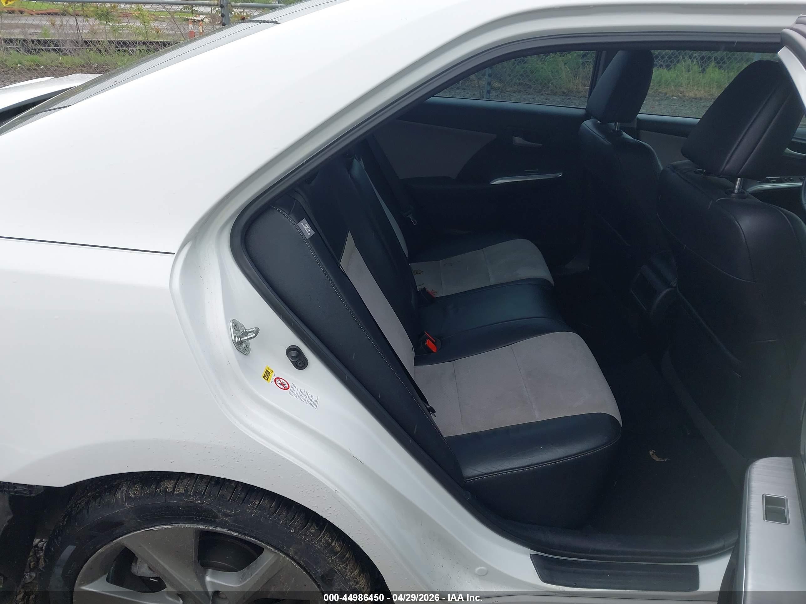 TOYOTA CAMRY image 8