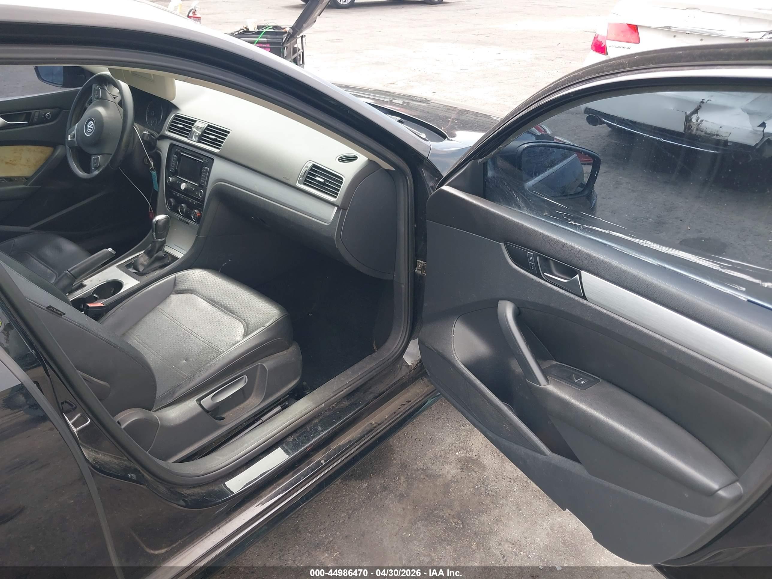VOLKSWAGEN PASSAT image 5