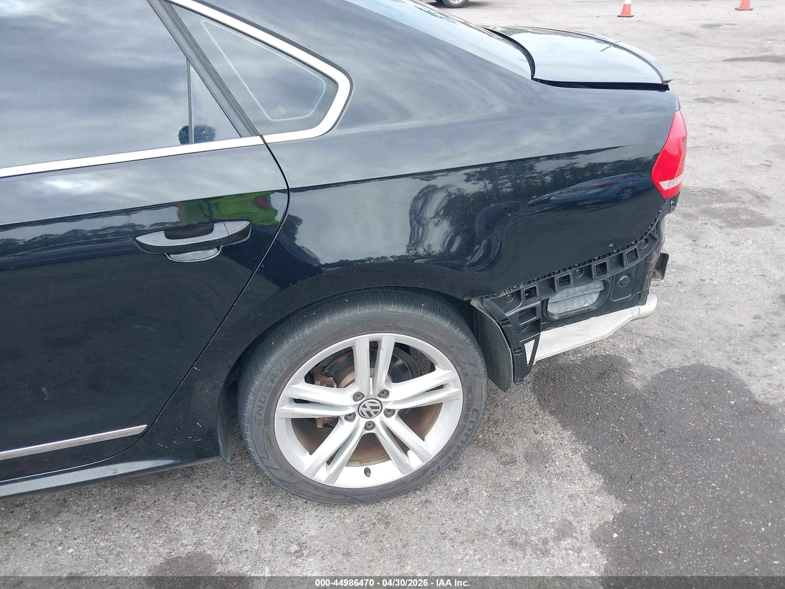 VOLKSWAGEN PASSAT image 6