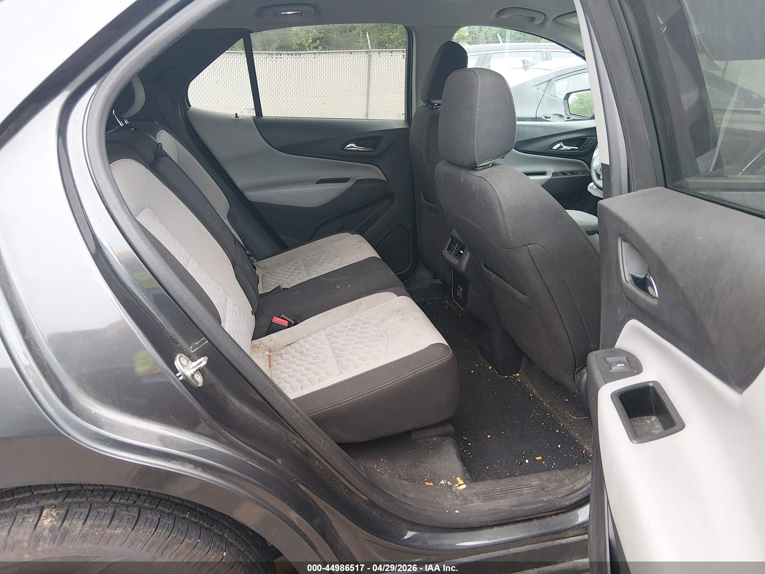 CHEVROLET EQUINOX image 8