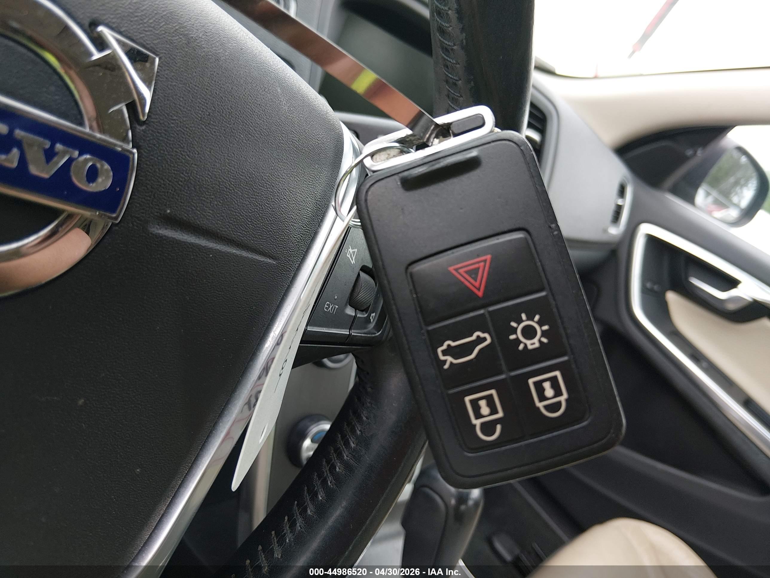 VOLVO S60 image 11