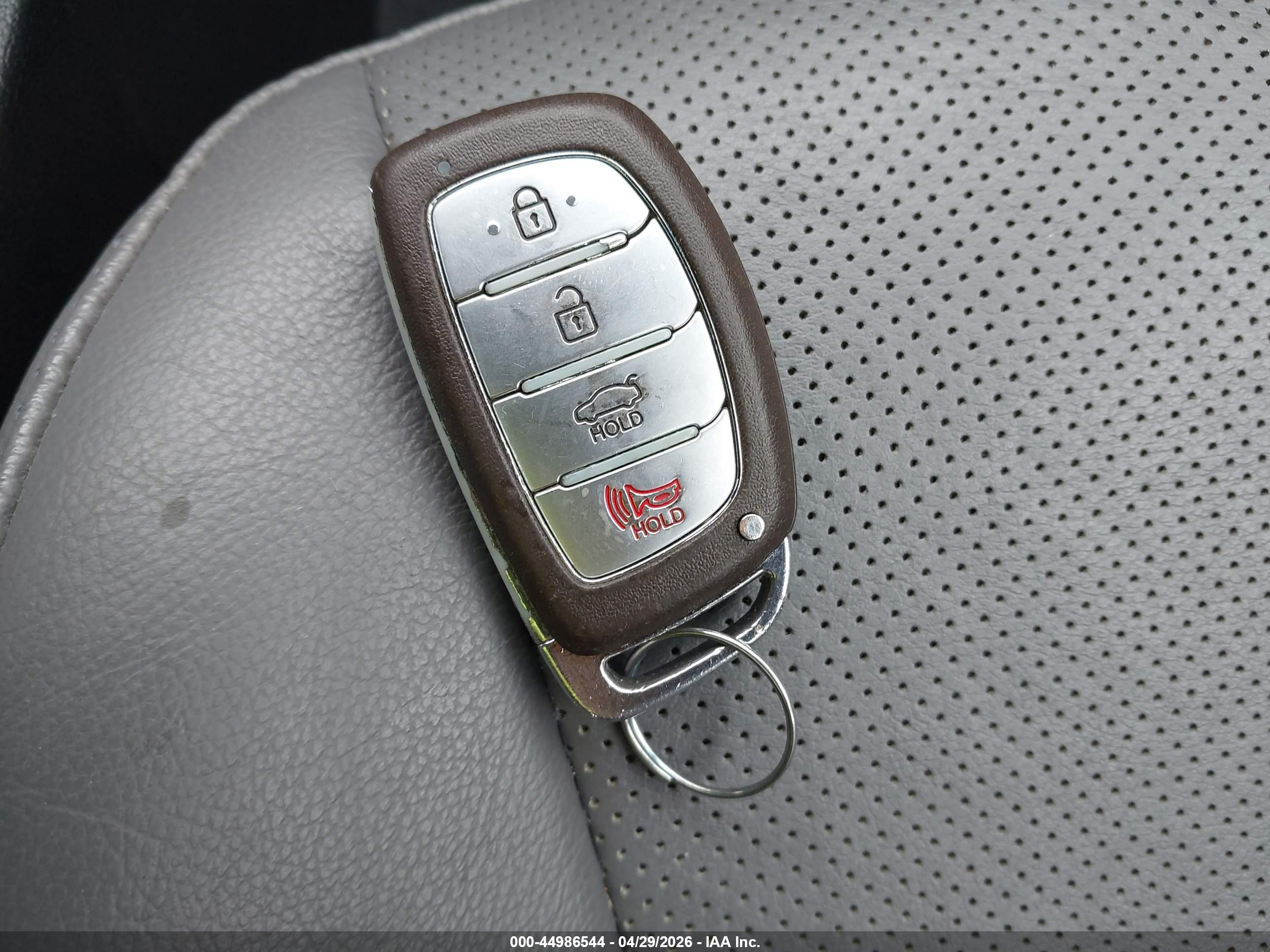 HYUNDAI ELANTRA image 11