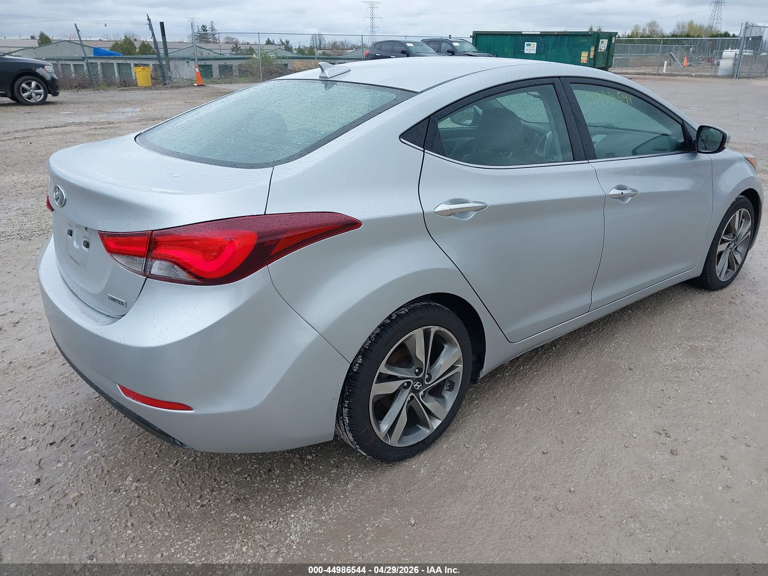 HYUNDAI ELANTRA image 4