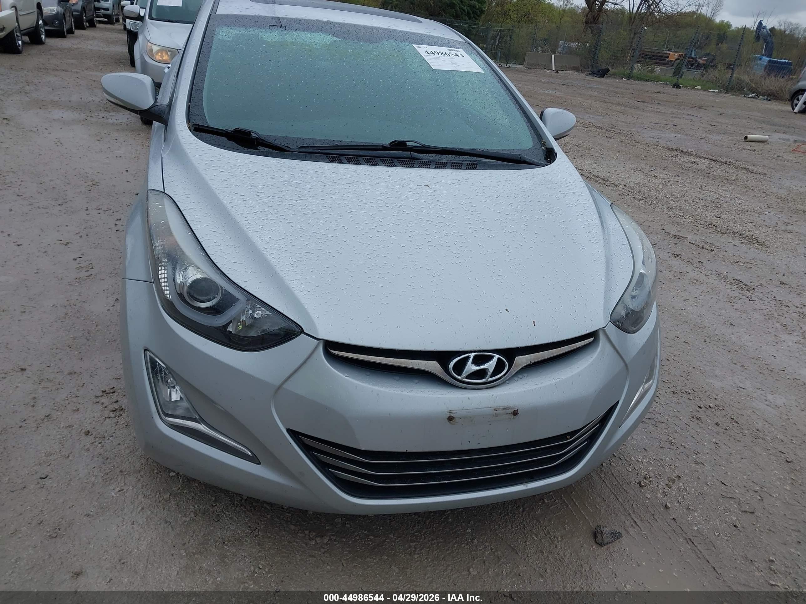 HYUNDAI ELANTRA image 6