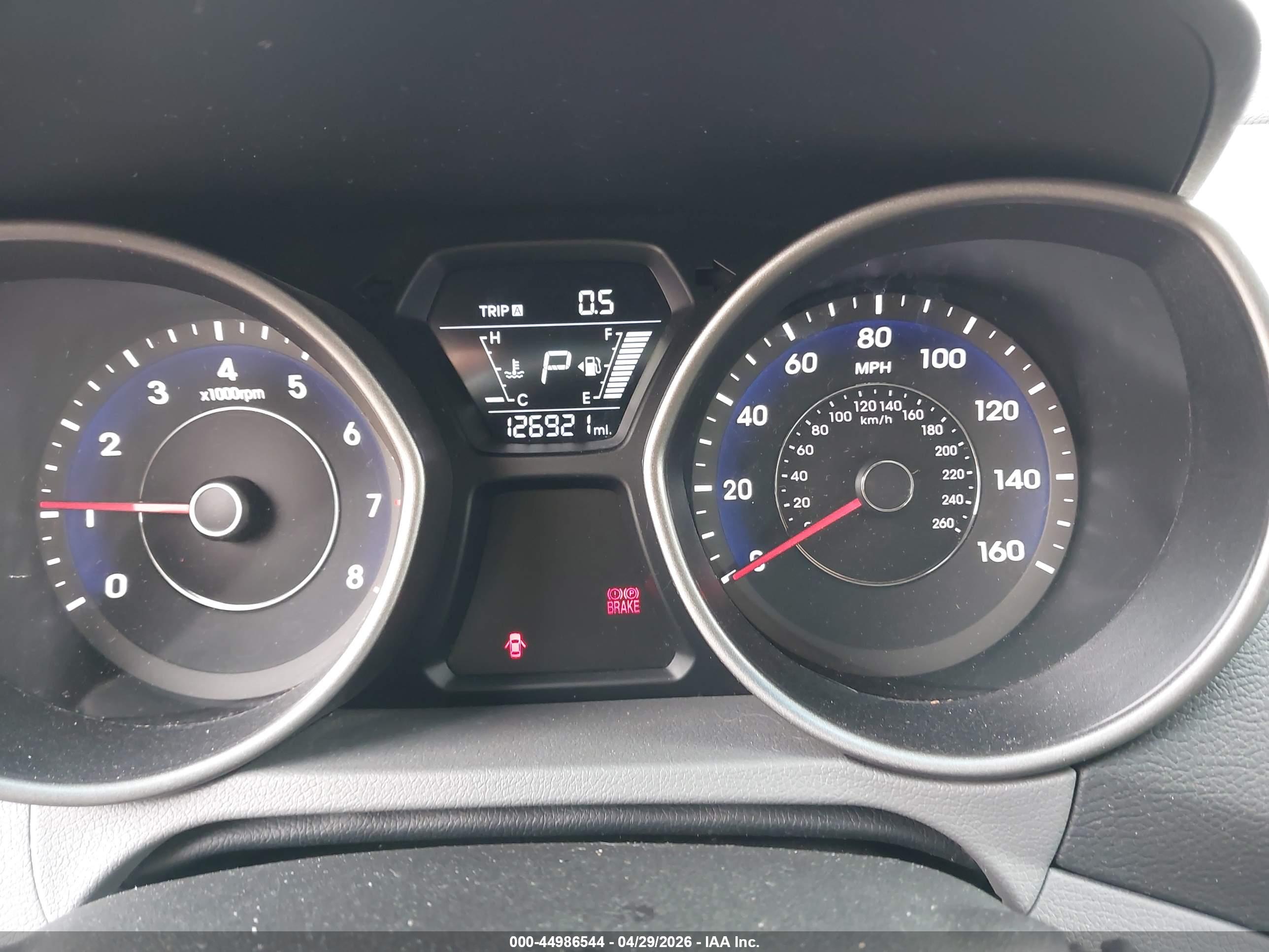 HYUNDAI ELANTRA image 7