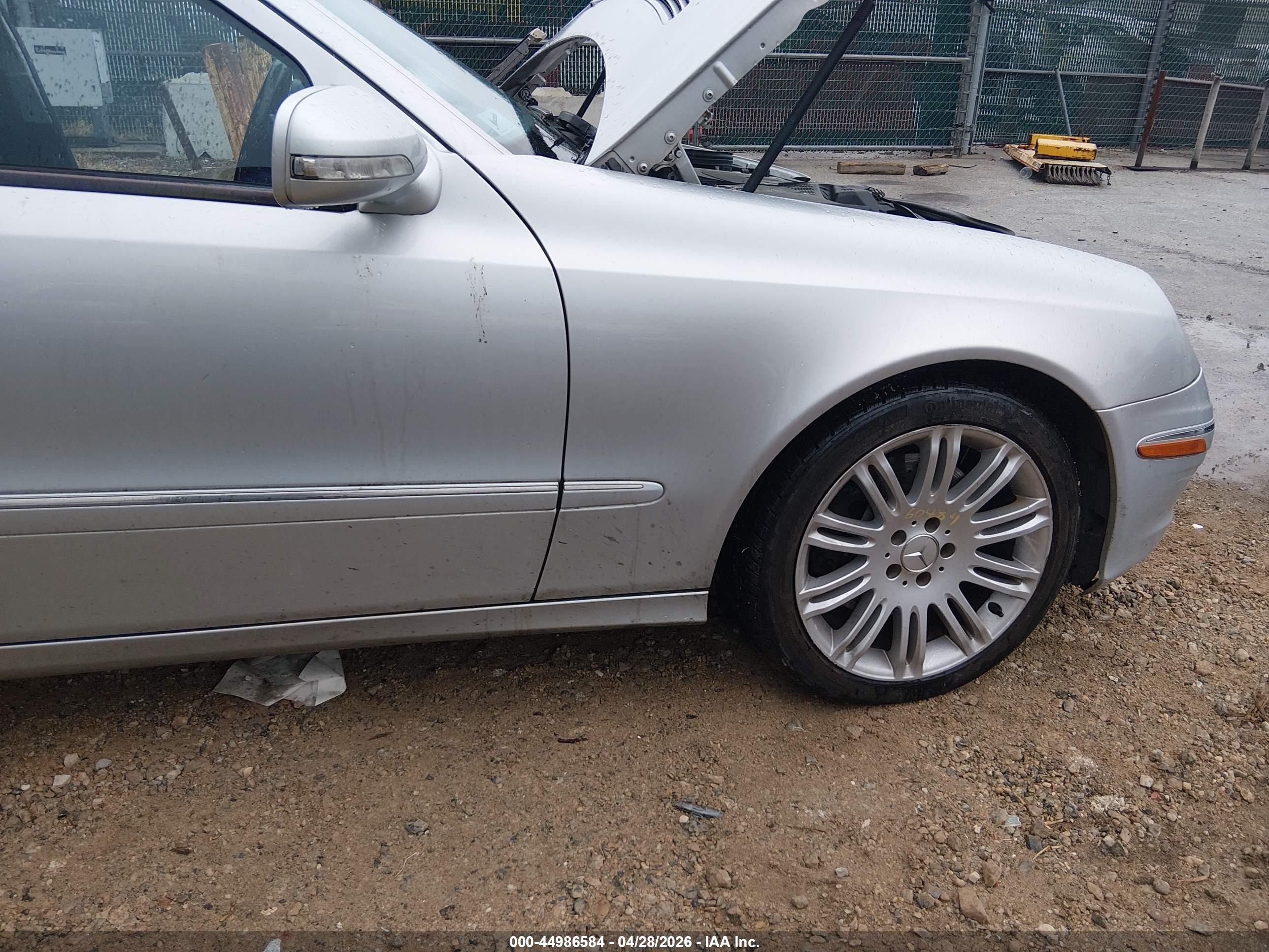 MERCEDES-BENZ E image 6