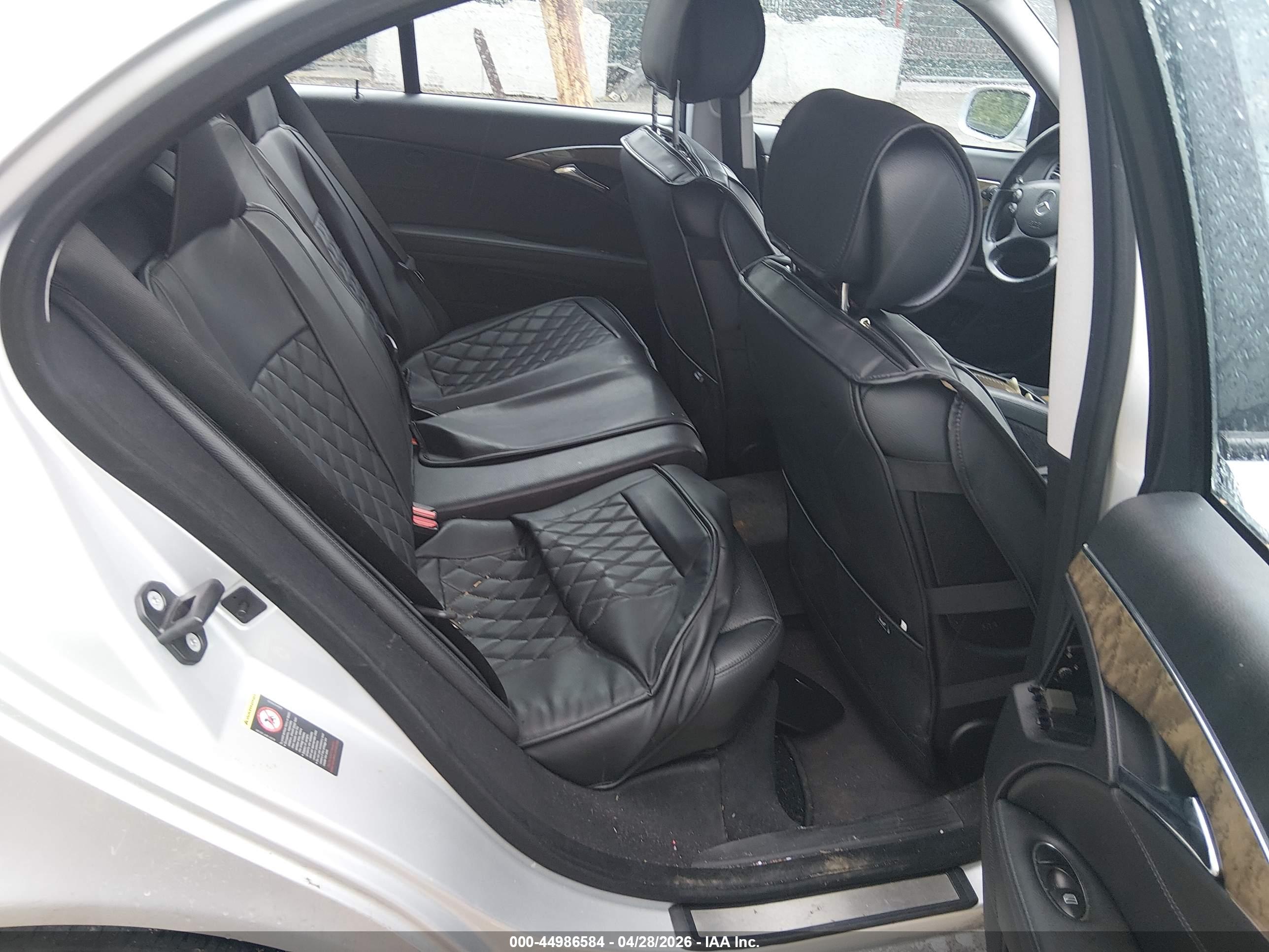MERCEDES-BENZ E image 8