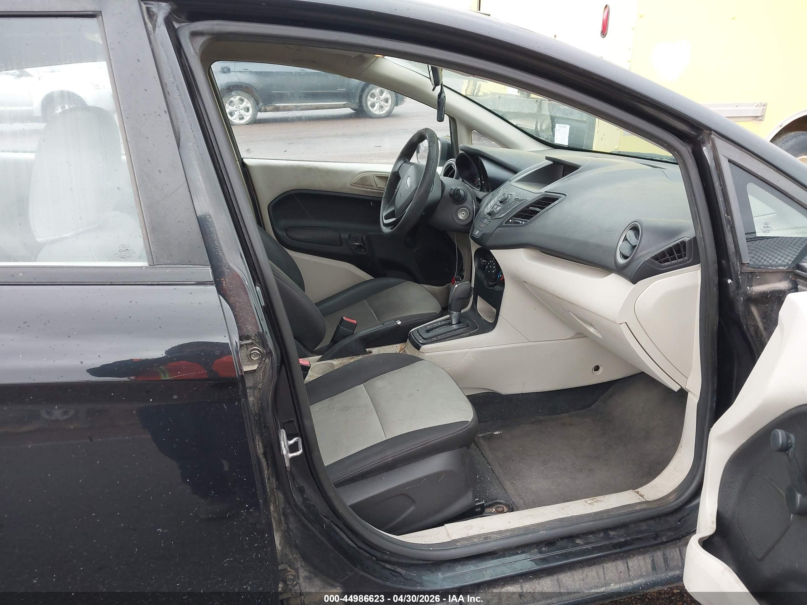 FORD FIESTA image 5