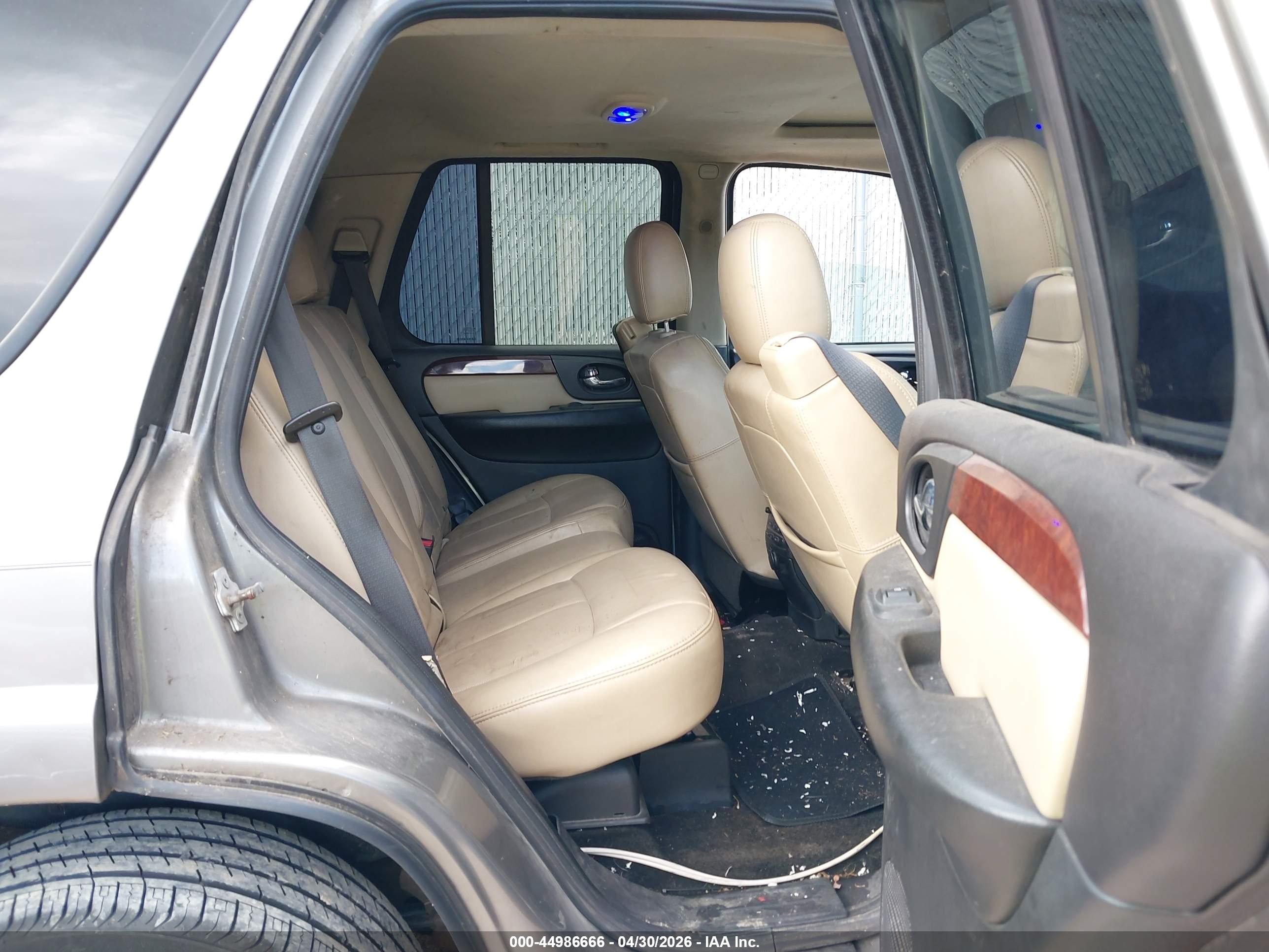 SAAB 9-7X image 8