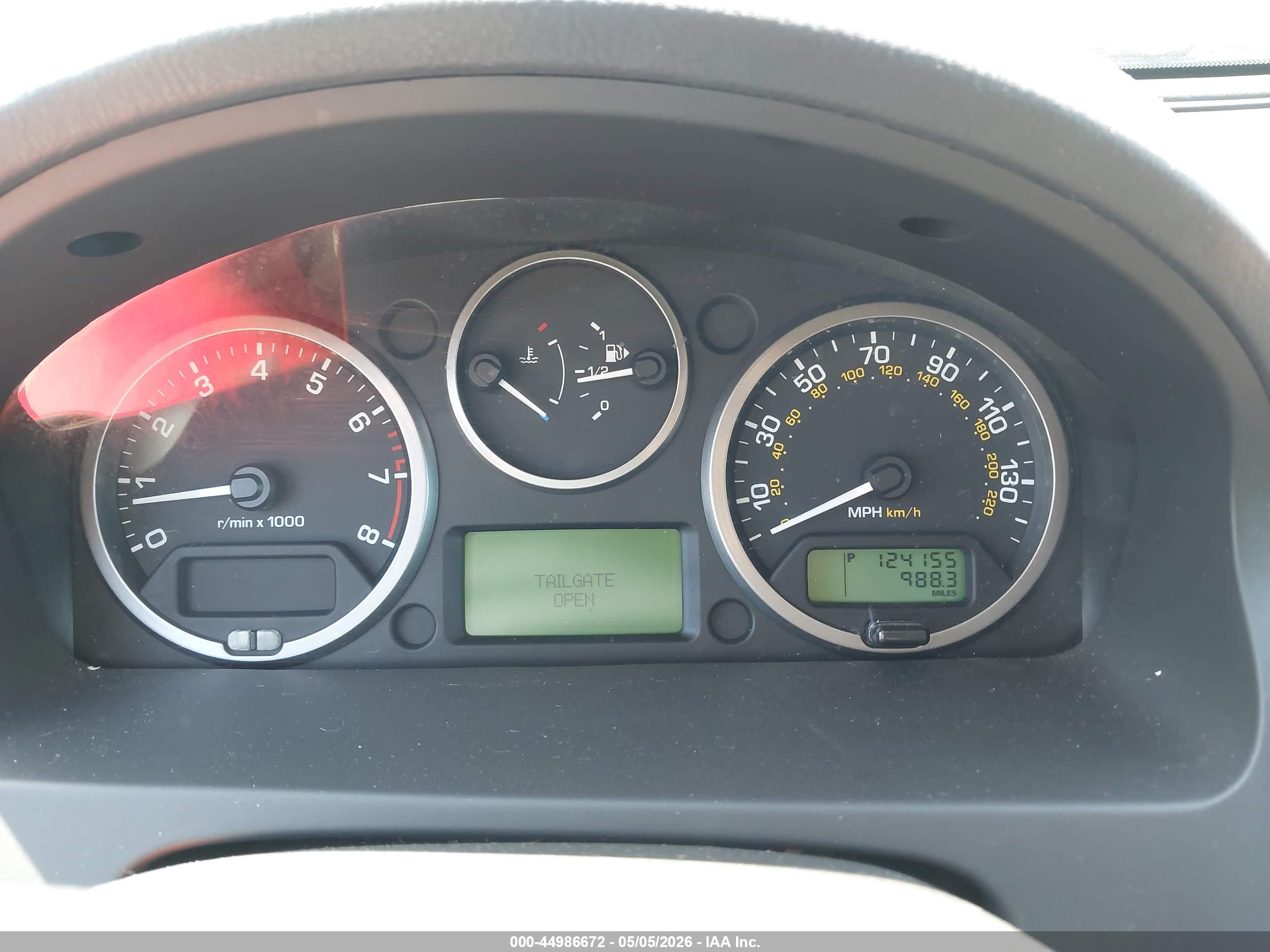 LAND ROVER image 7